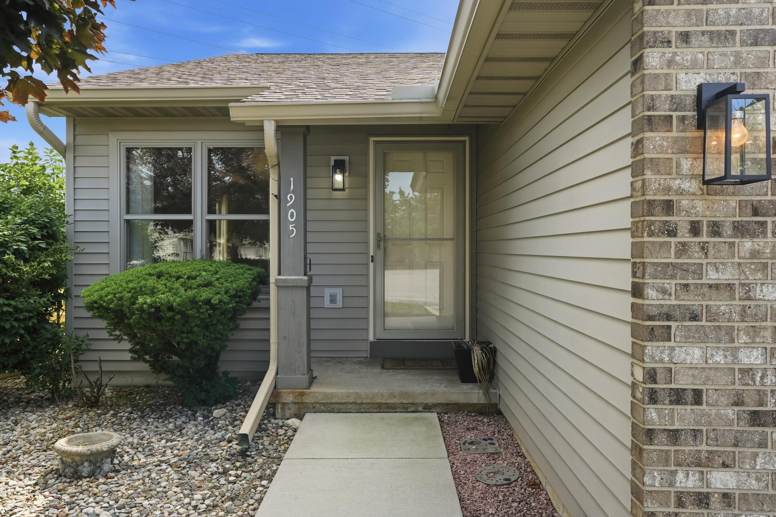 1905 Creekside Court