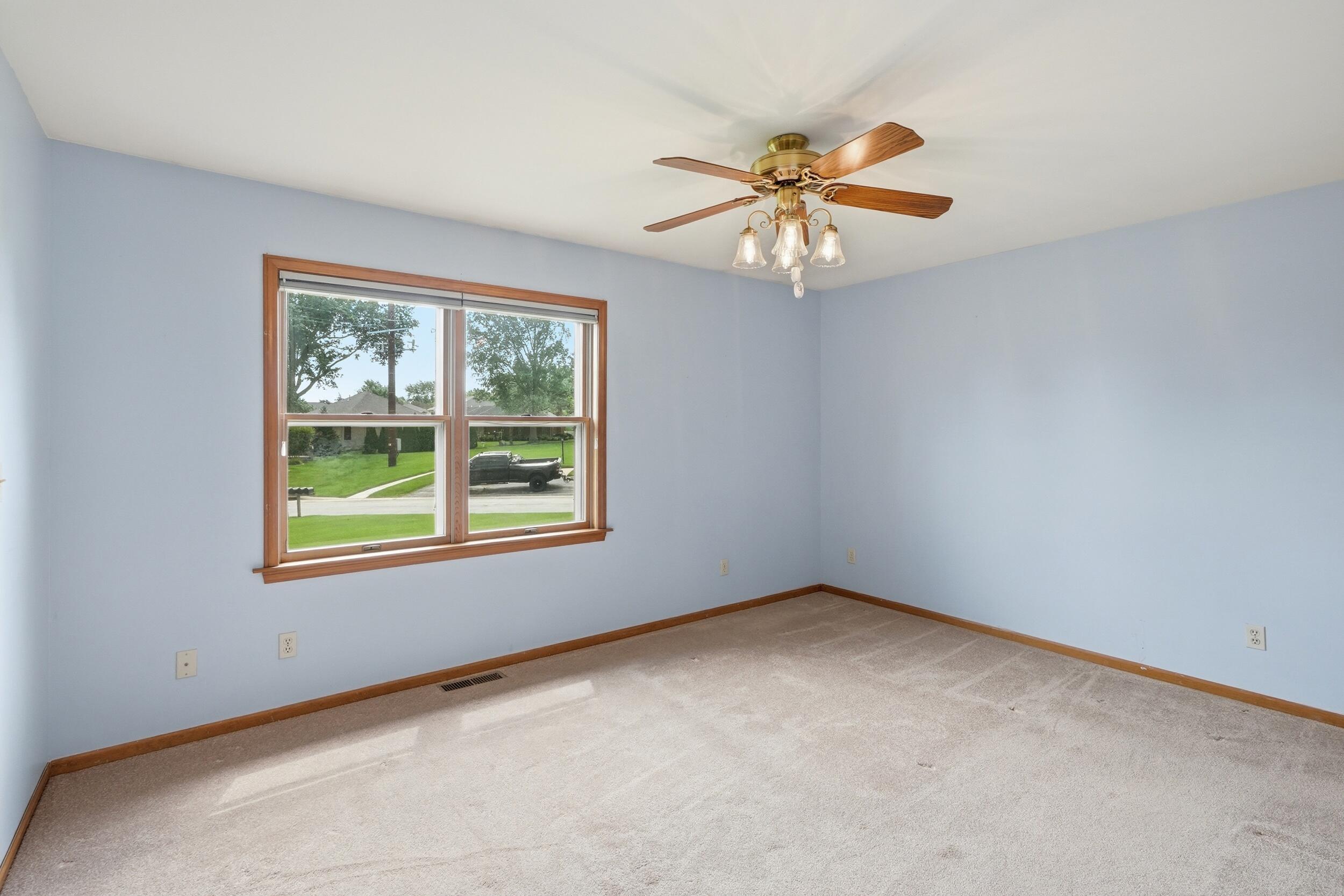 1905 Creekside Court