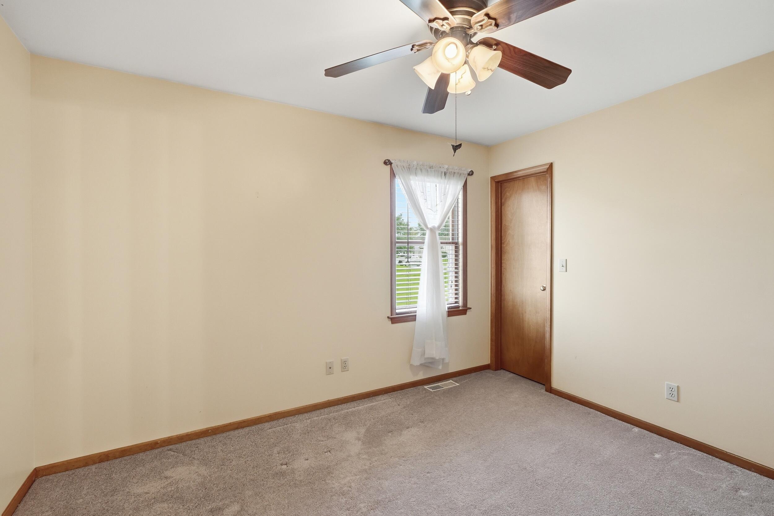 1905 Creekside Court