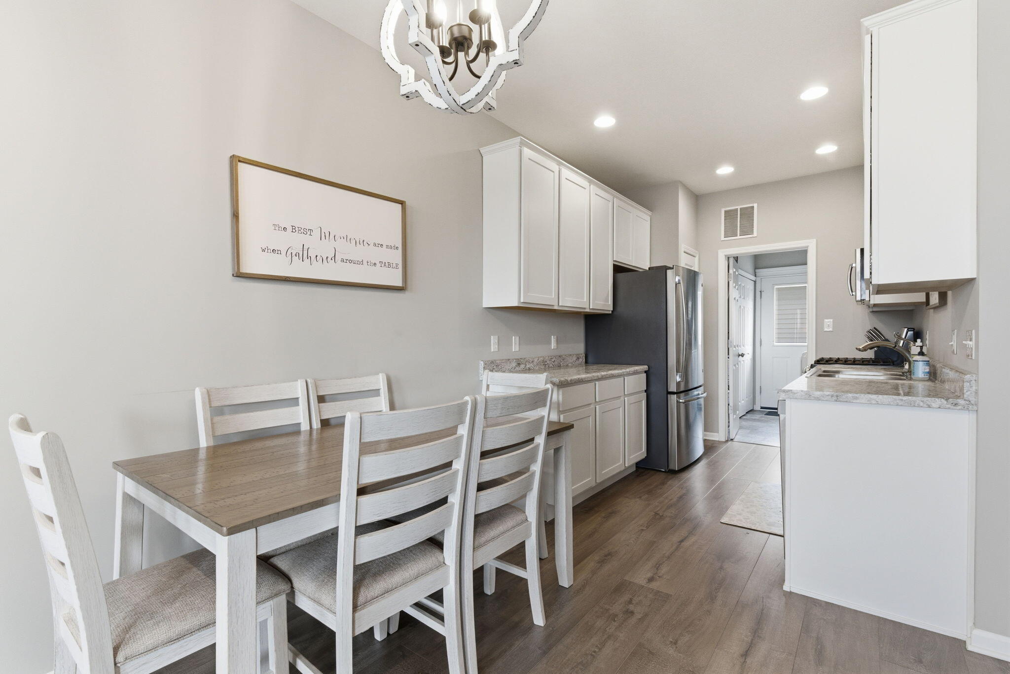919 E 117th Place
