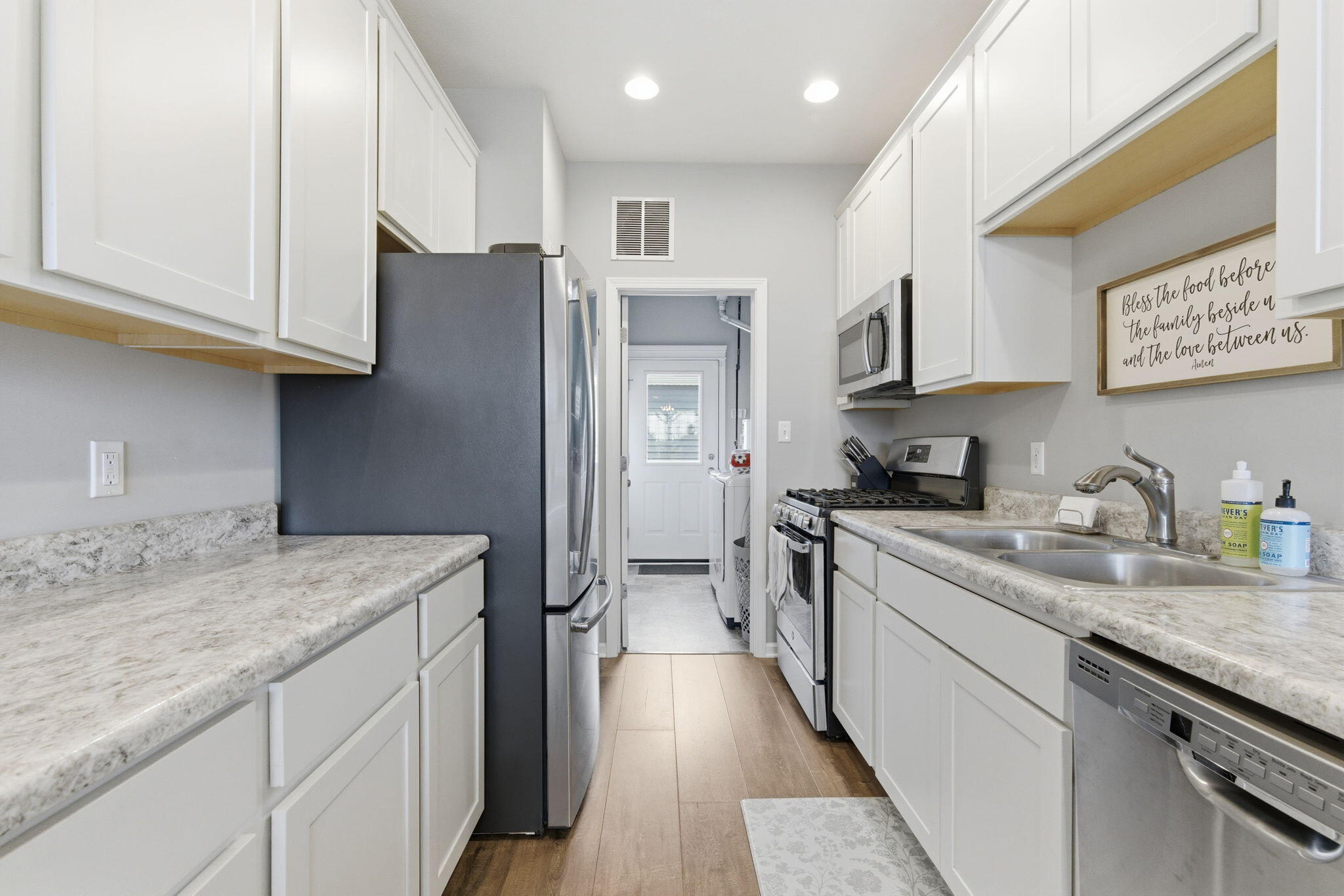 919 E 117th Place