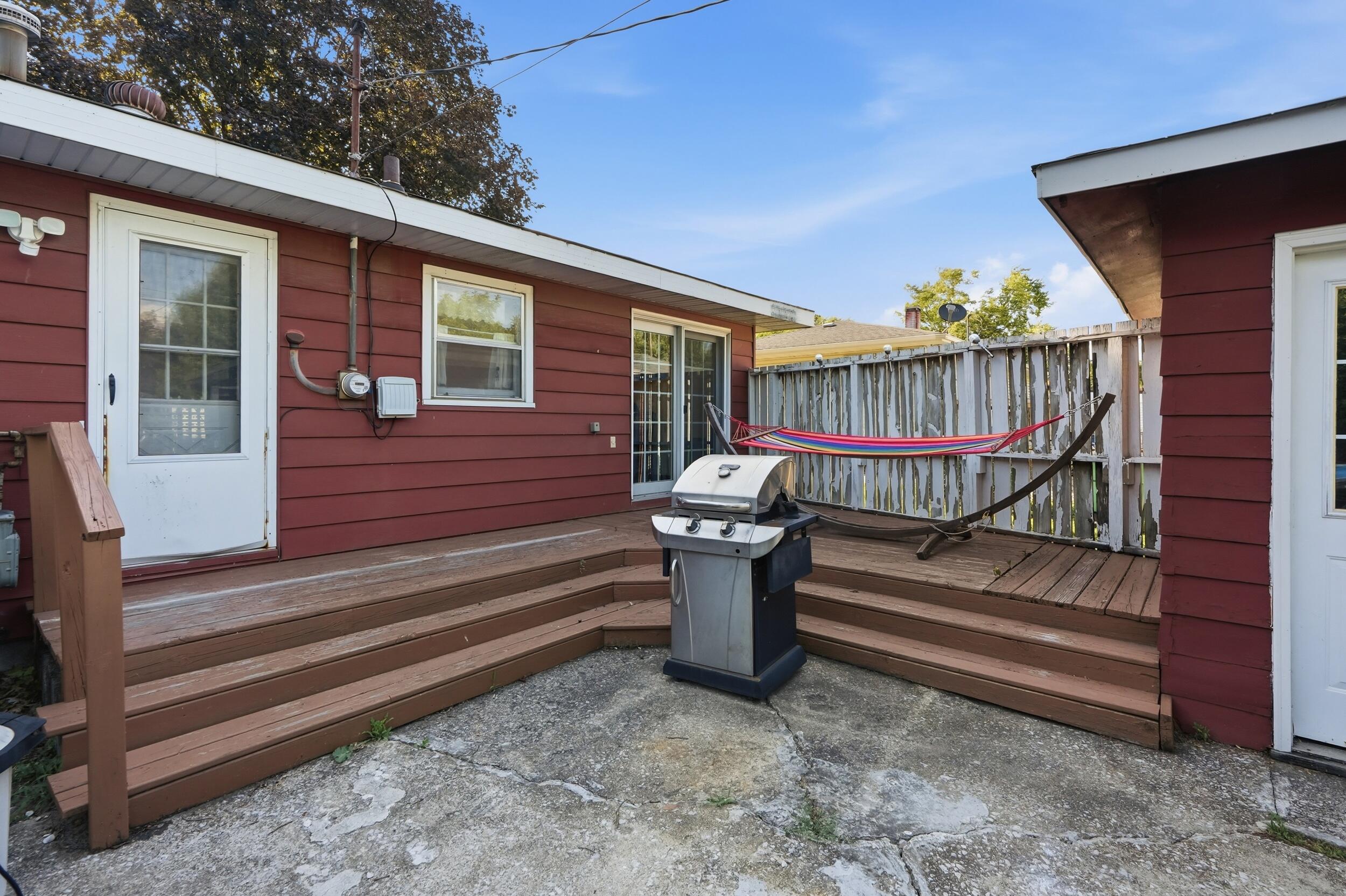 2823 Vermillion Street