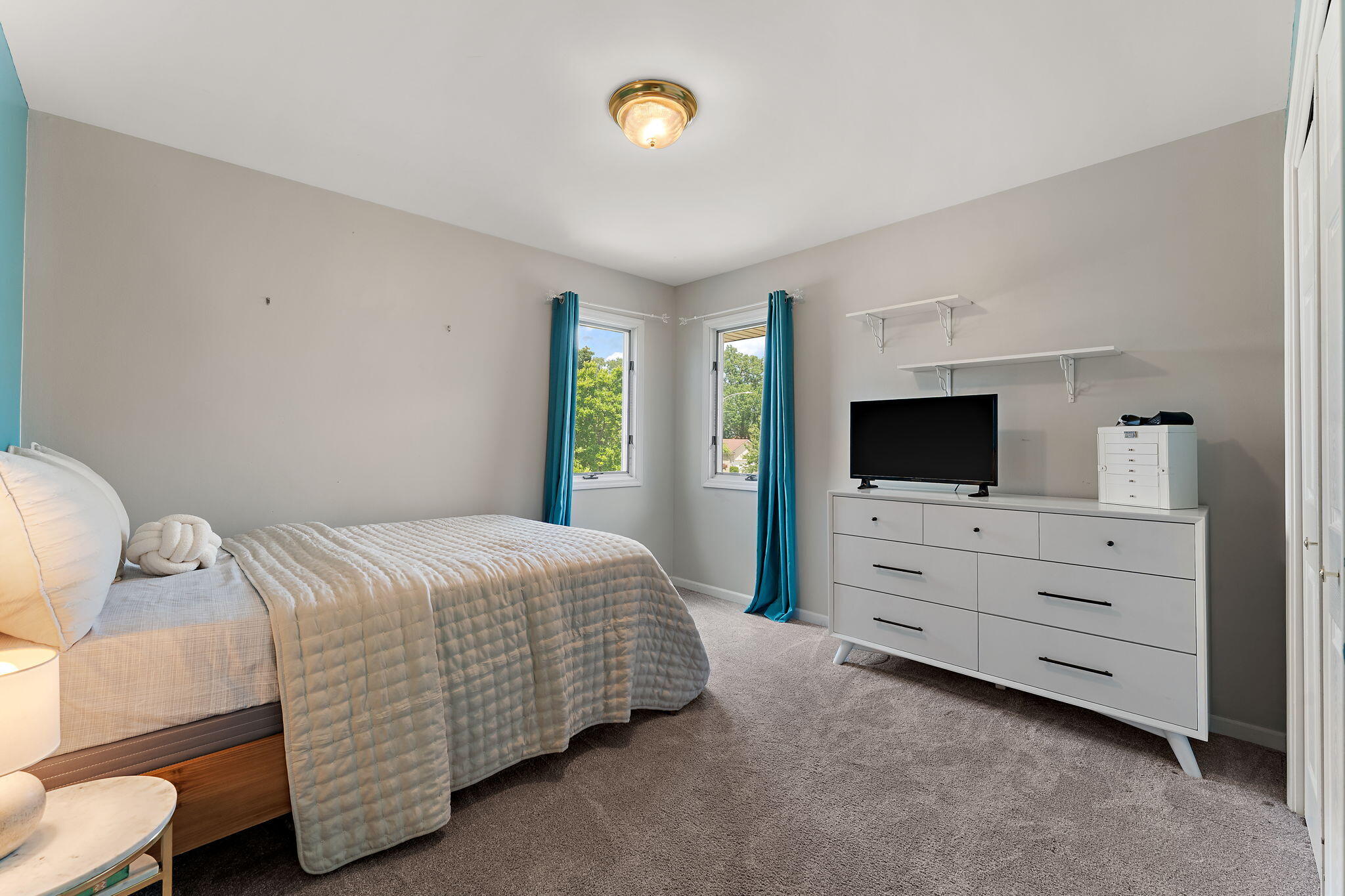 1507 Oak Leaf Drive