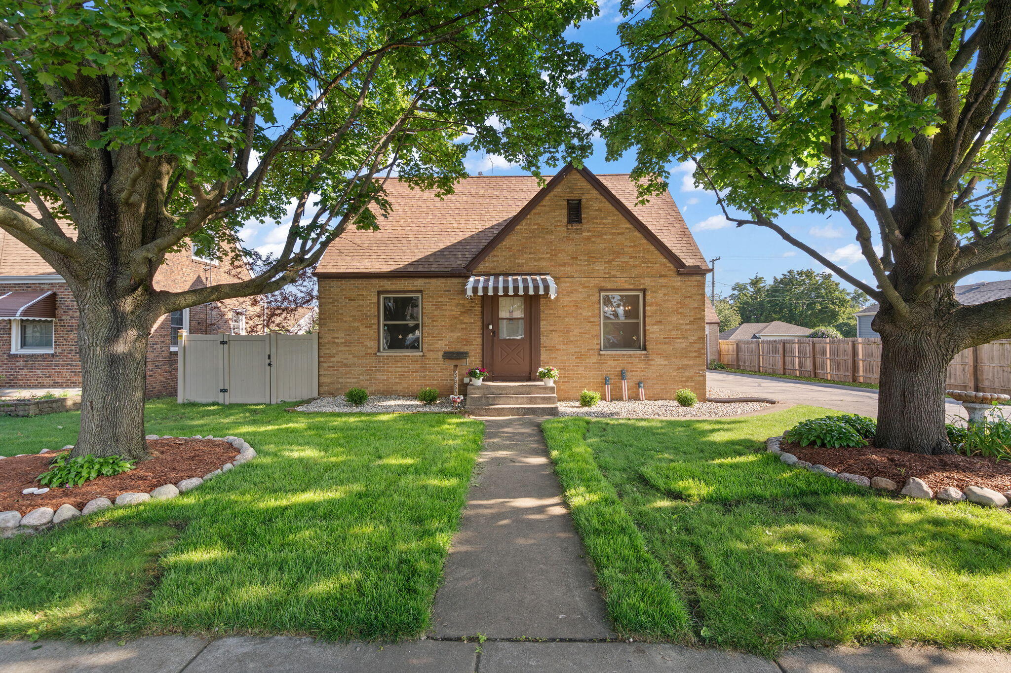2937 Condit Street
