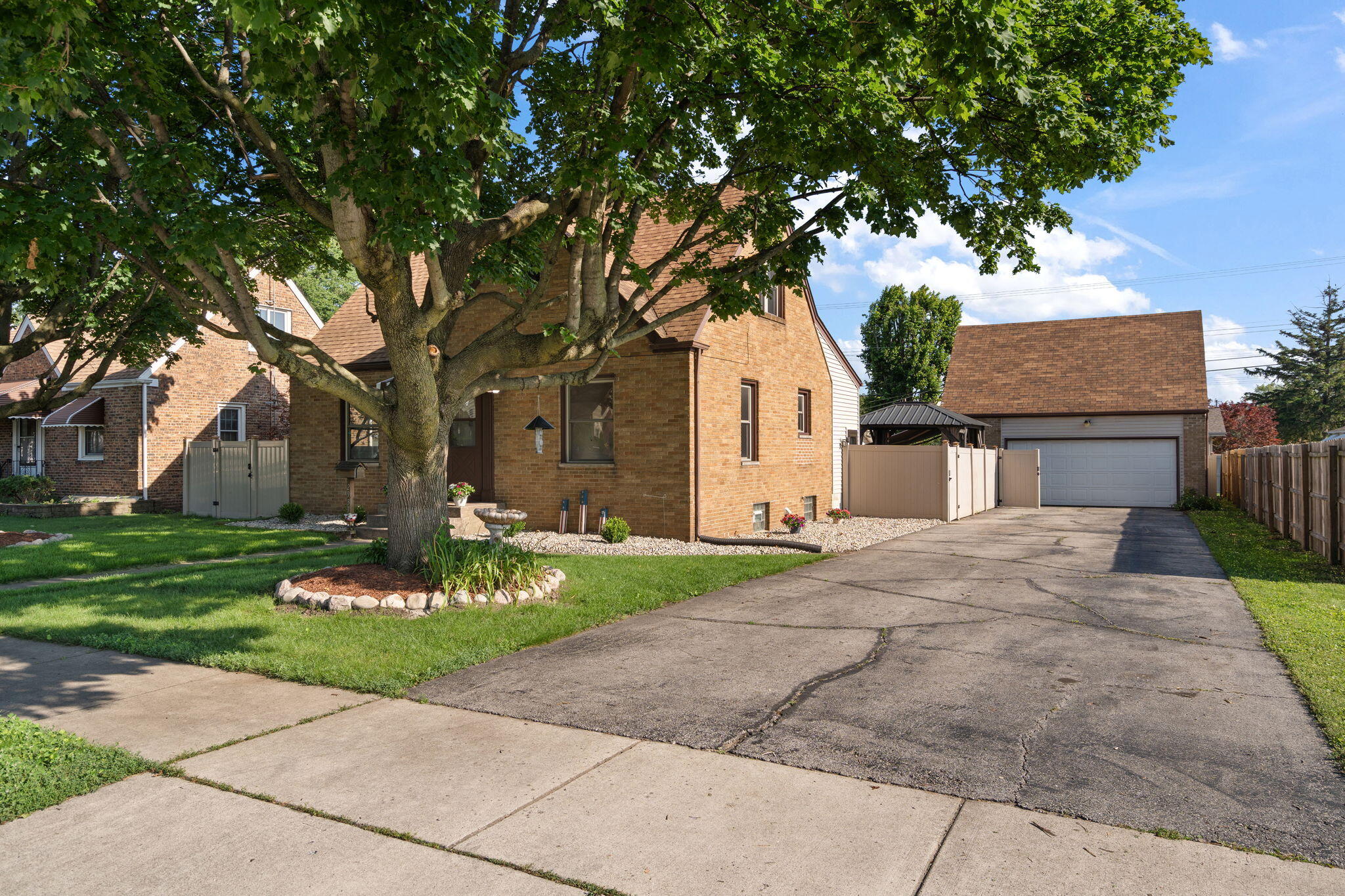 2937 Condit Street