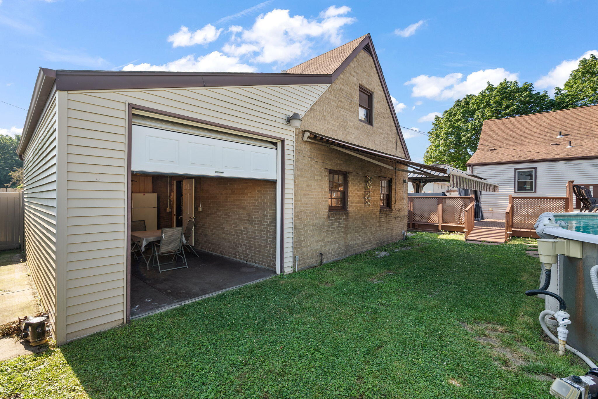 2937 Condit Street