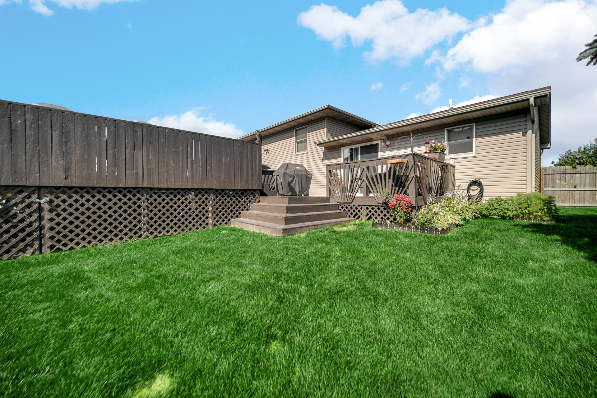 3669 Mansfield Street