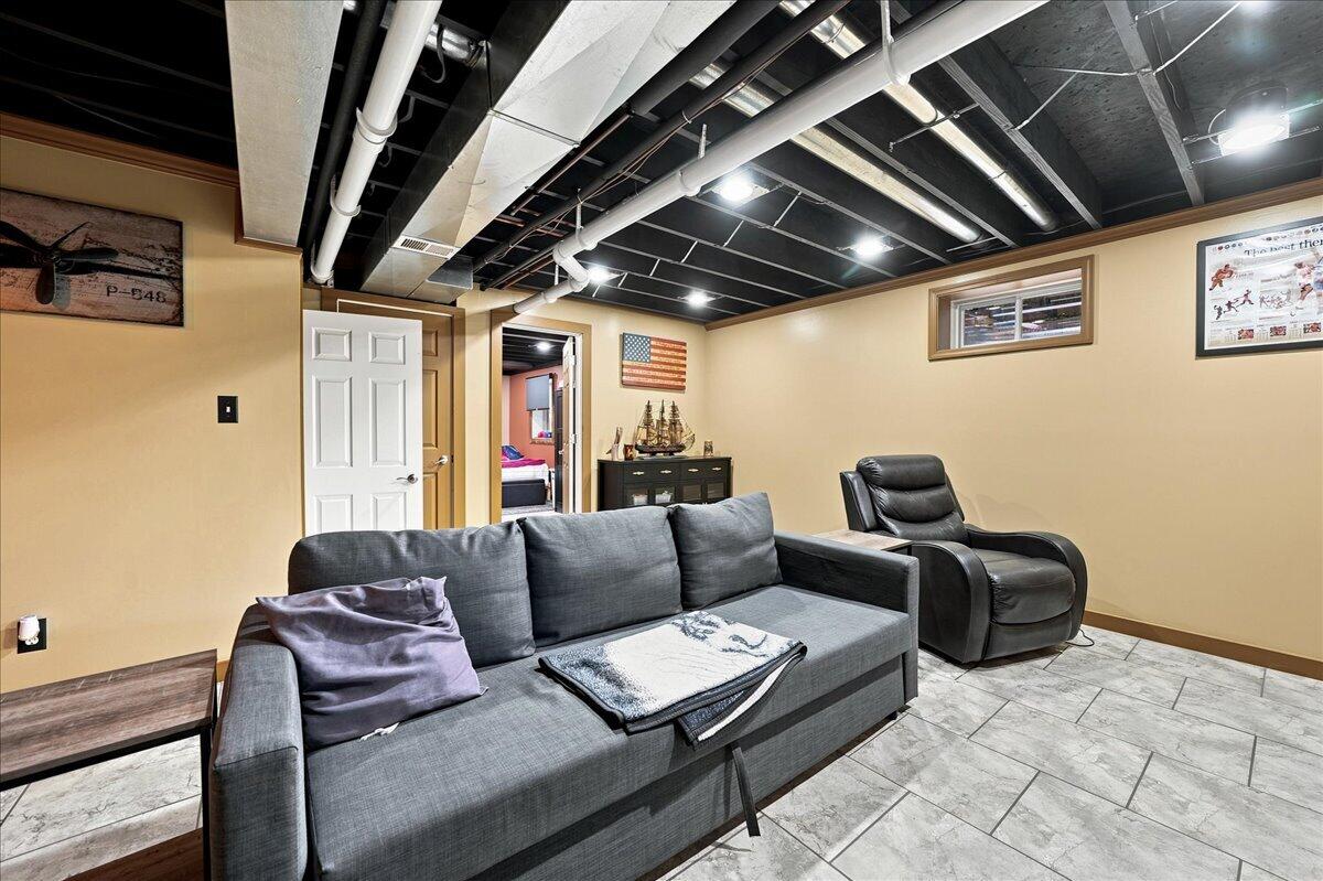 9721 W 148th Place