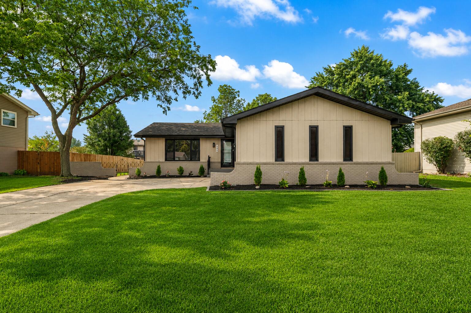 933 Hanover Lane