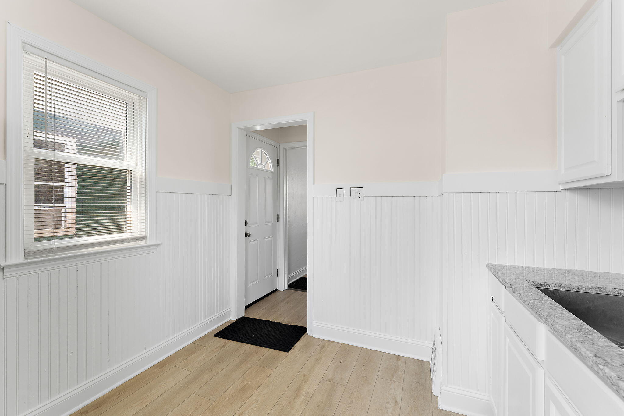 6813 Schneider Avenue