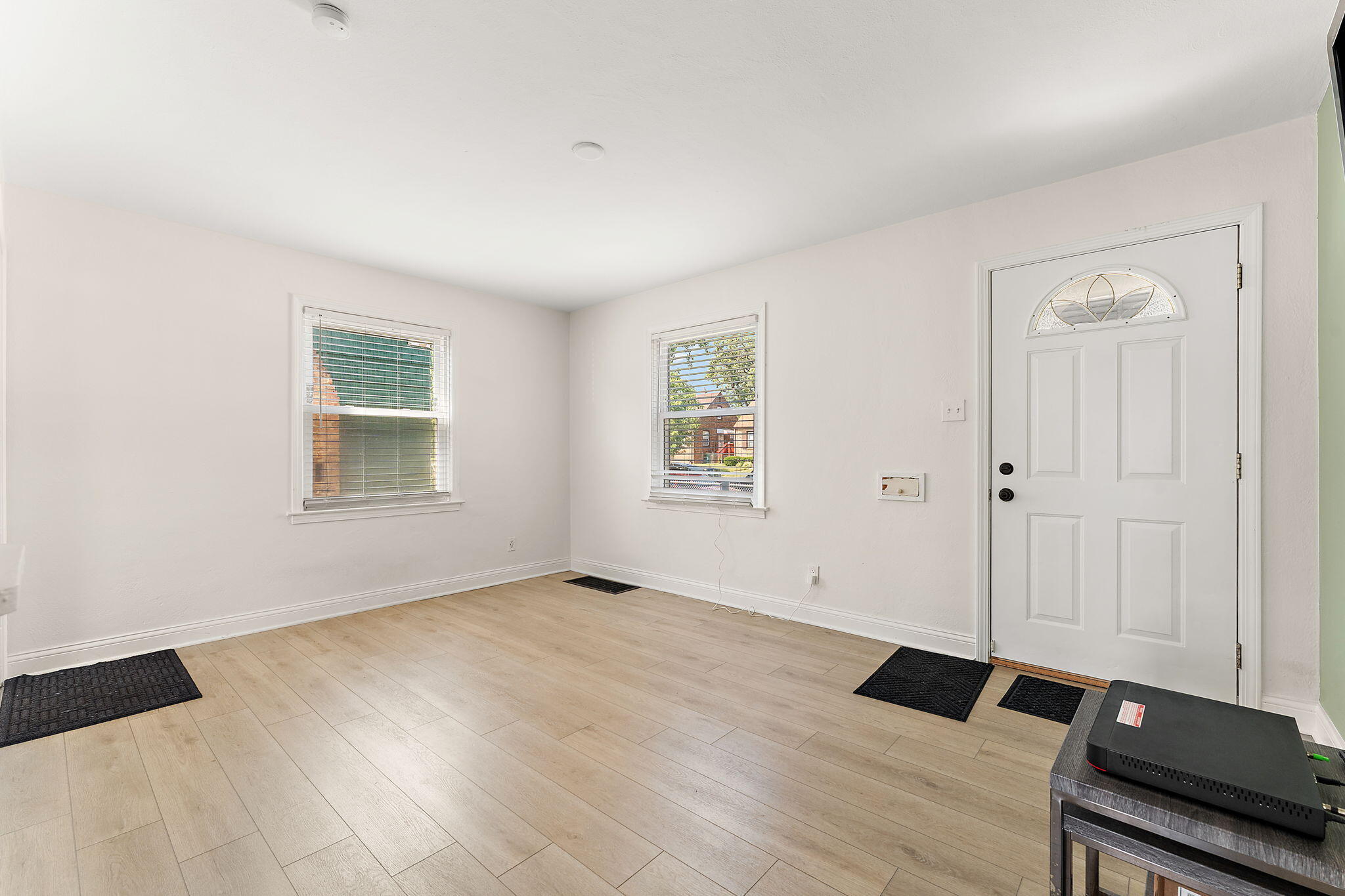6813 Schneider Avenue