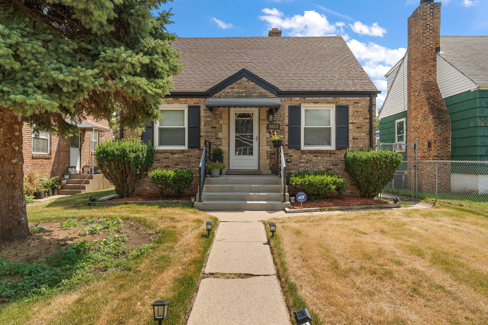 6813 Schneider Avenue