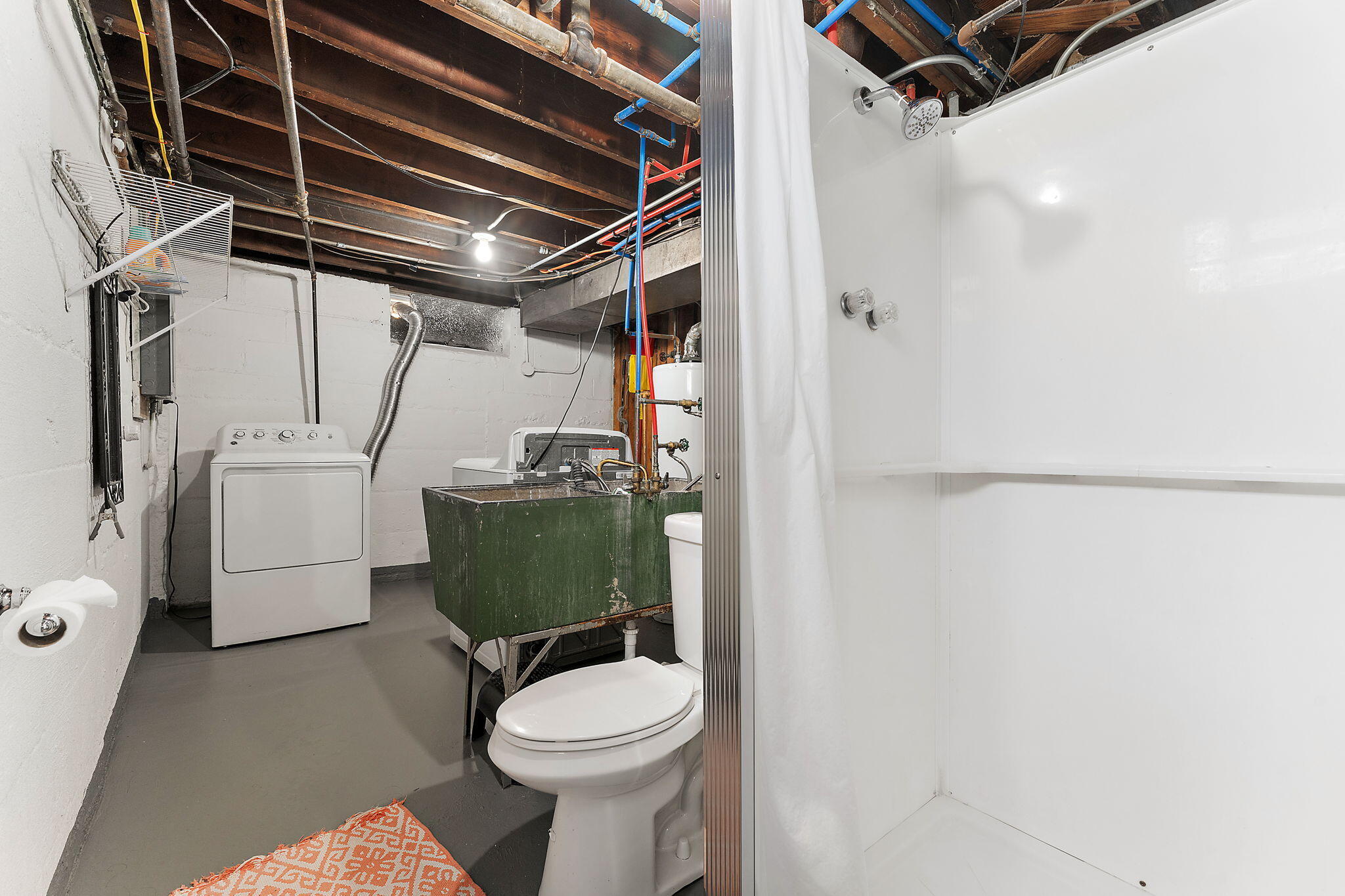 6813 Schneider Avenue