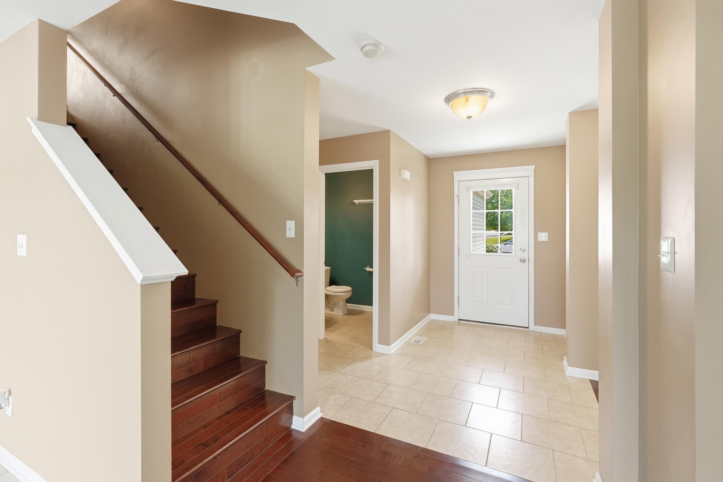 1587 Brackenbury Lane