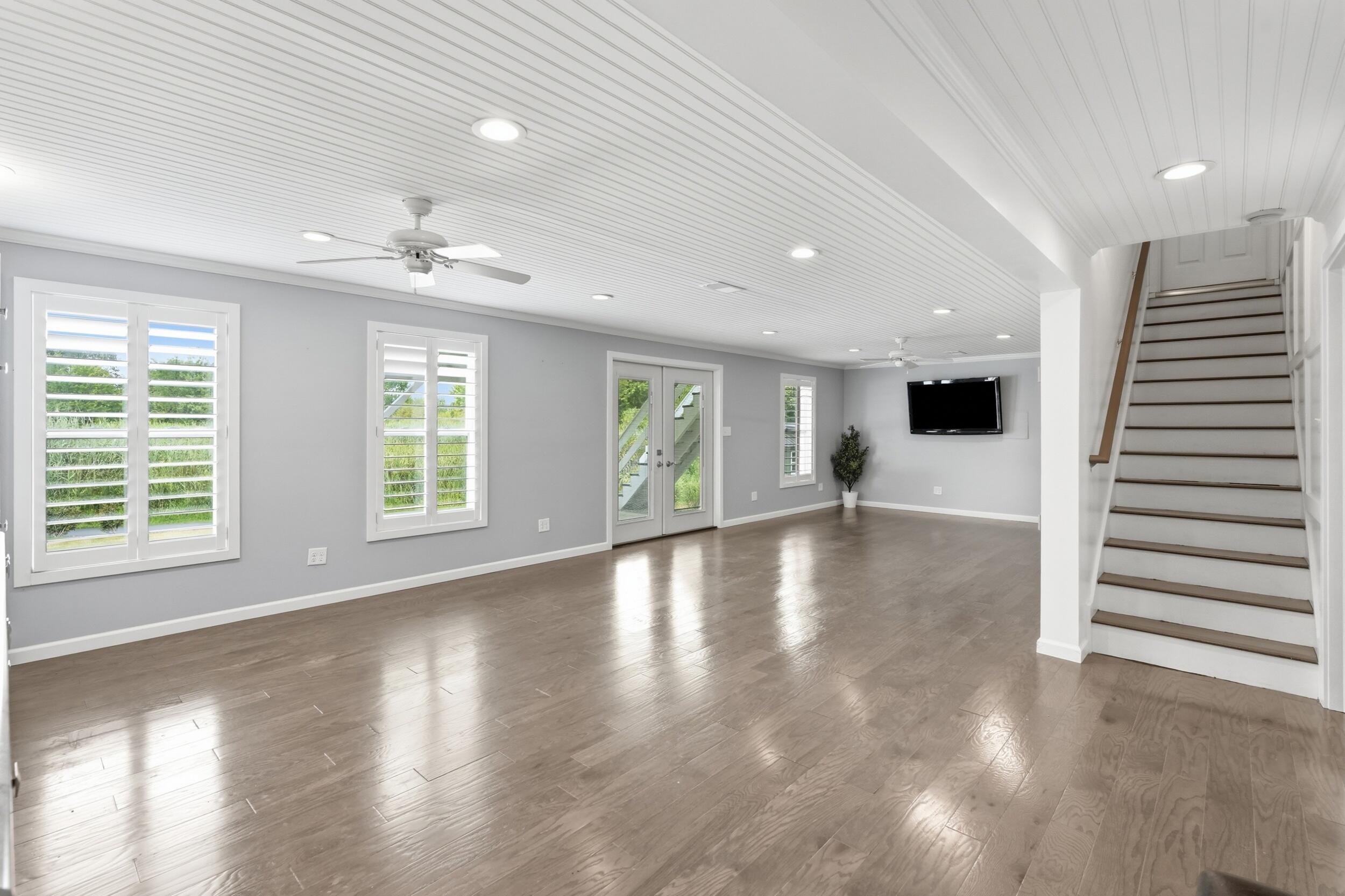 1587 Brackenbury Lane