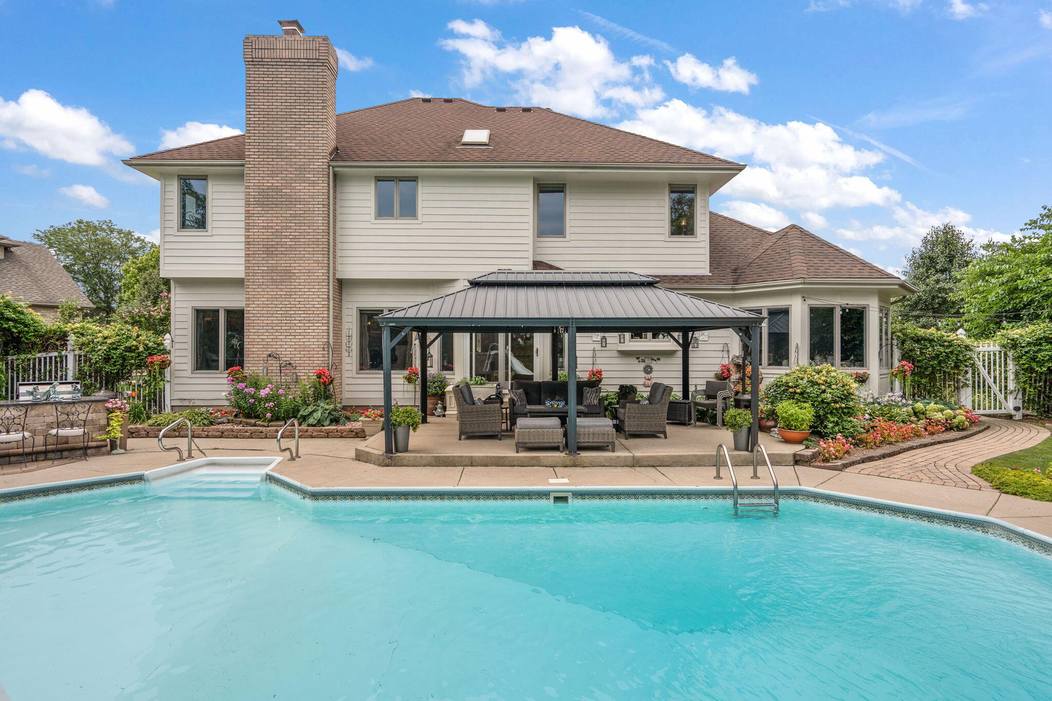 1929 Redwood Lane