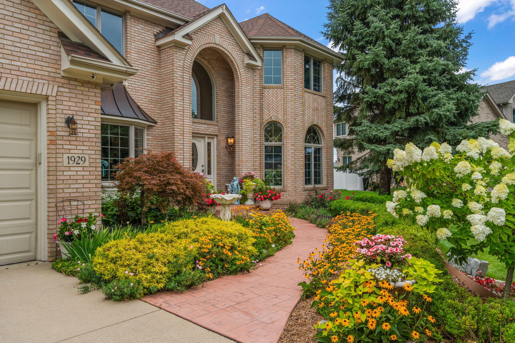 1929 Redwood Lane
