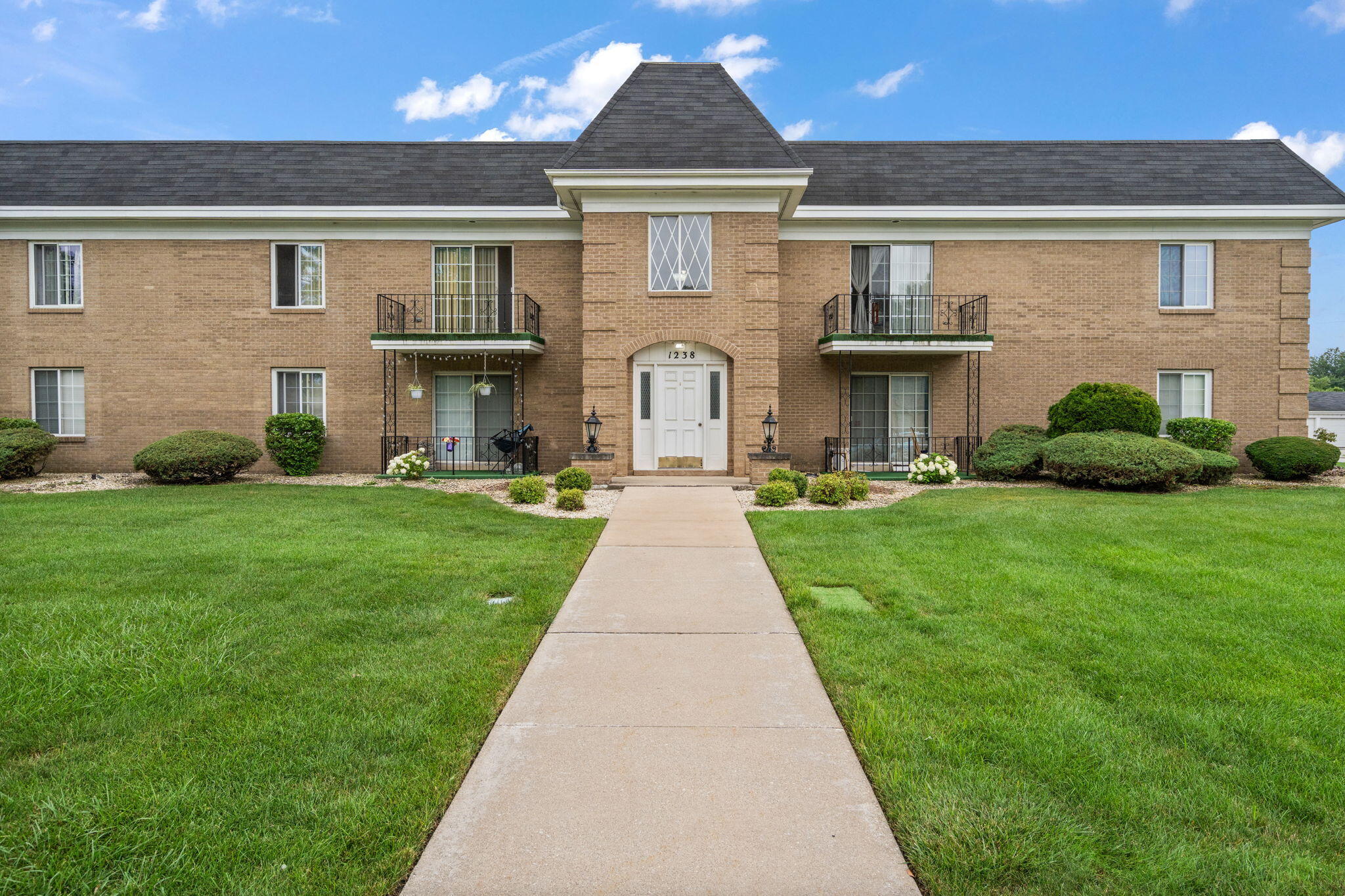 1238 Camellia Drive Unit: 11