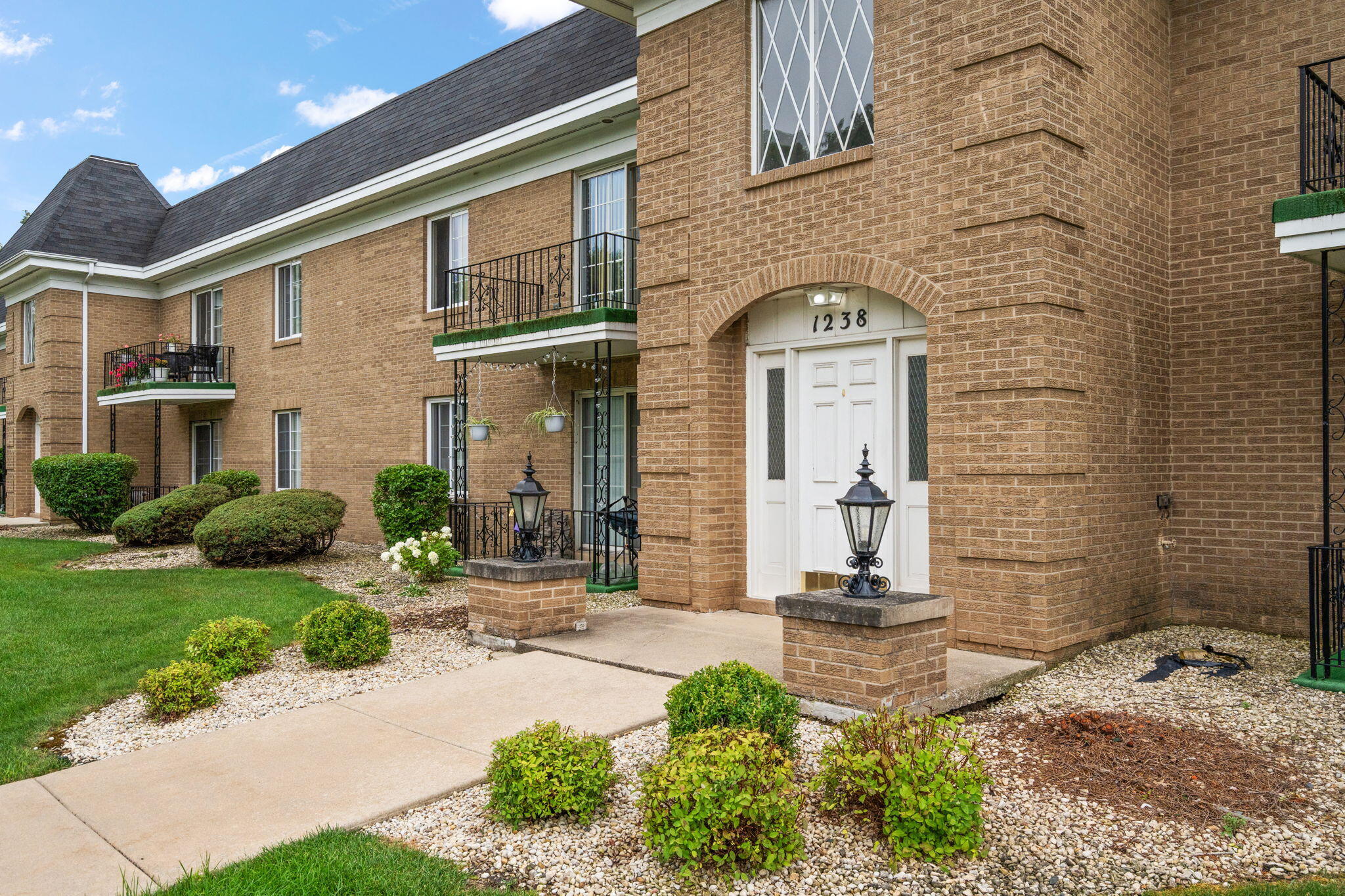 1238 Camellia Drive Unit: 11
