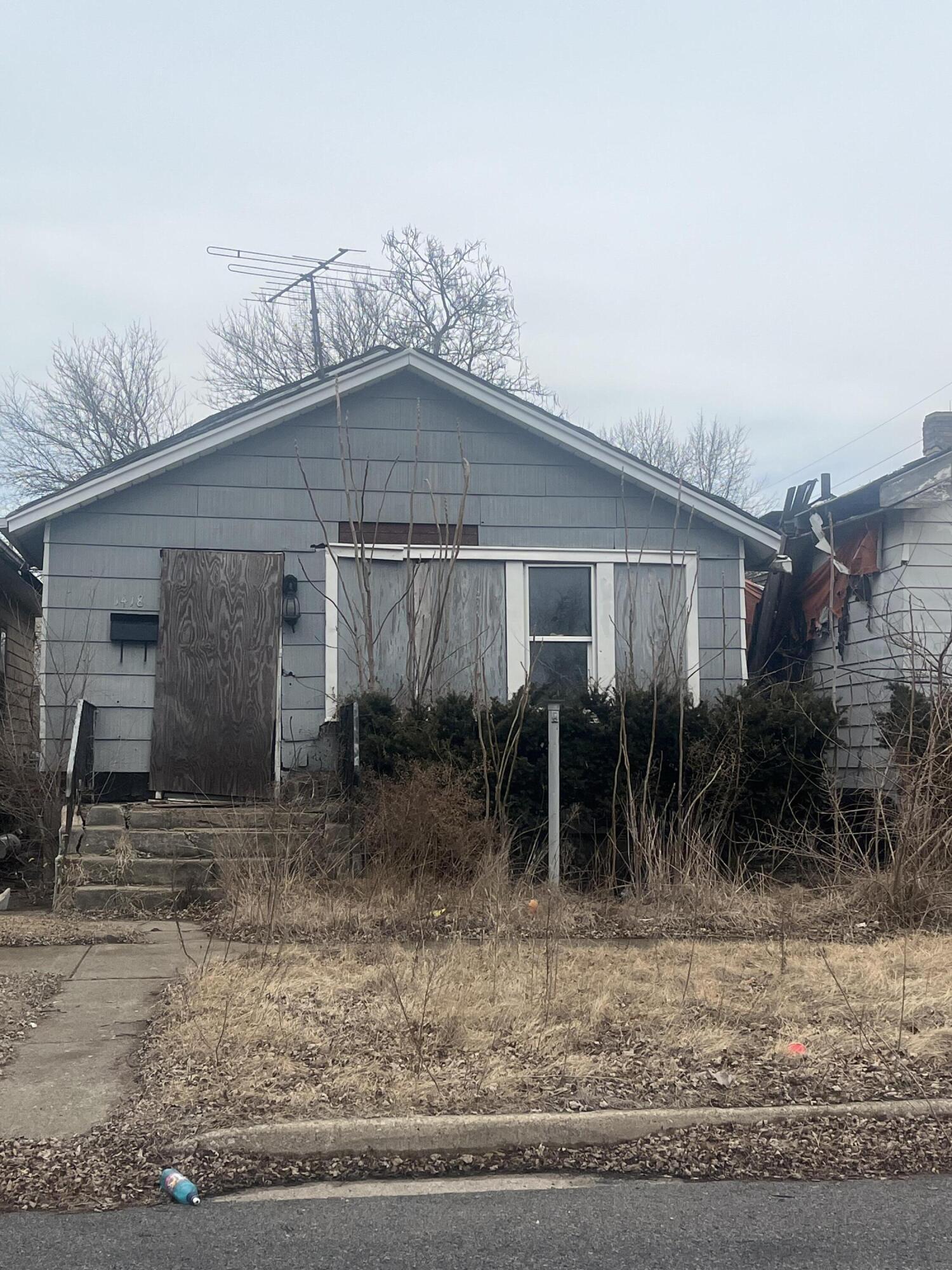 1418 W 16th Avenue