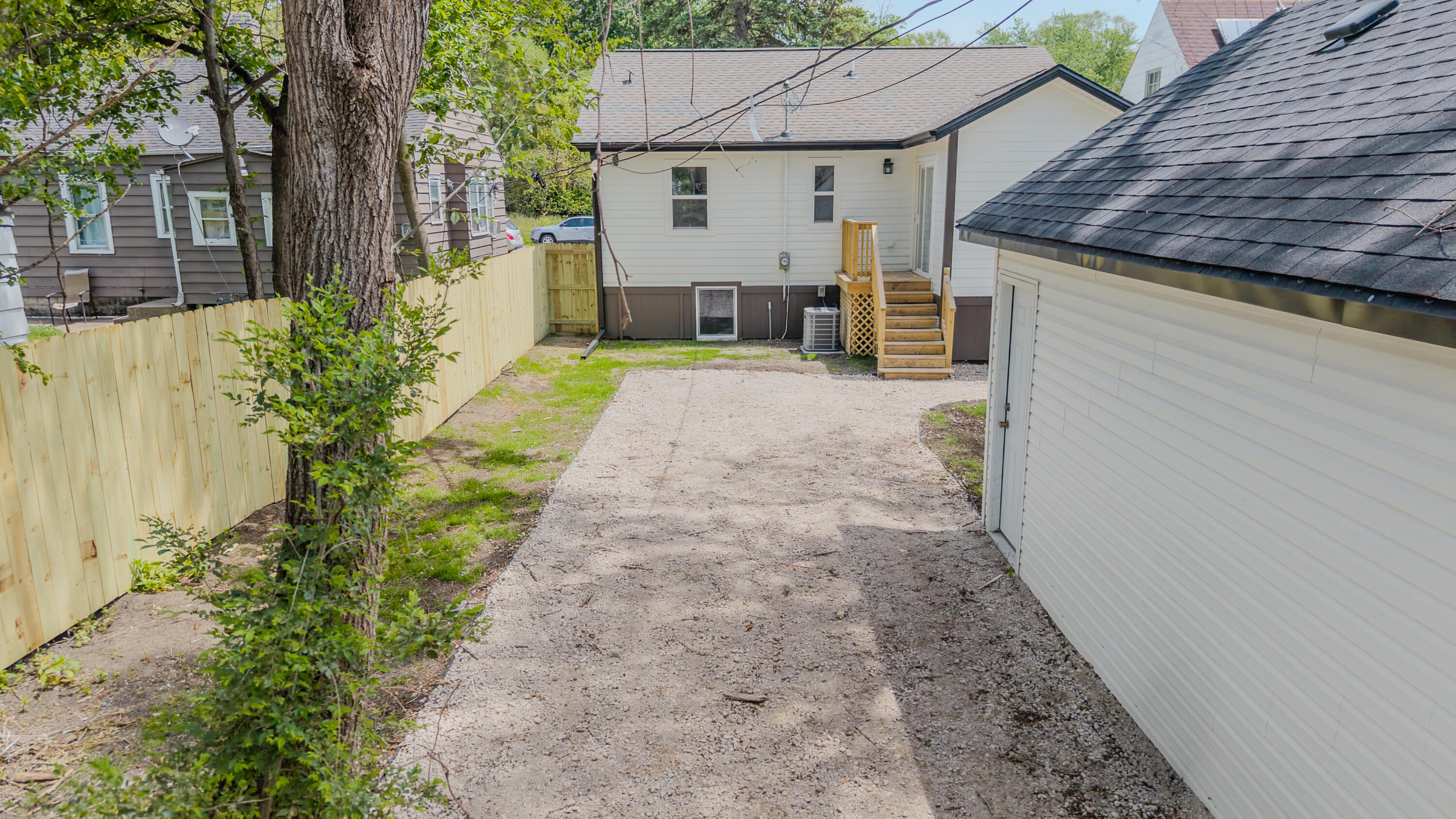 4184 Van Buren Street
