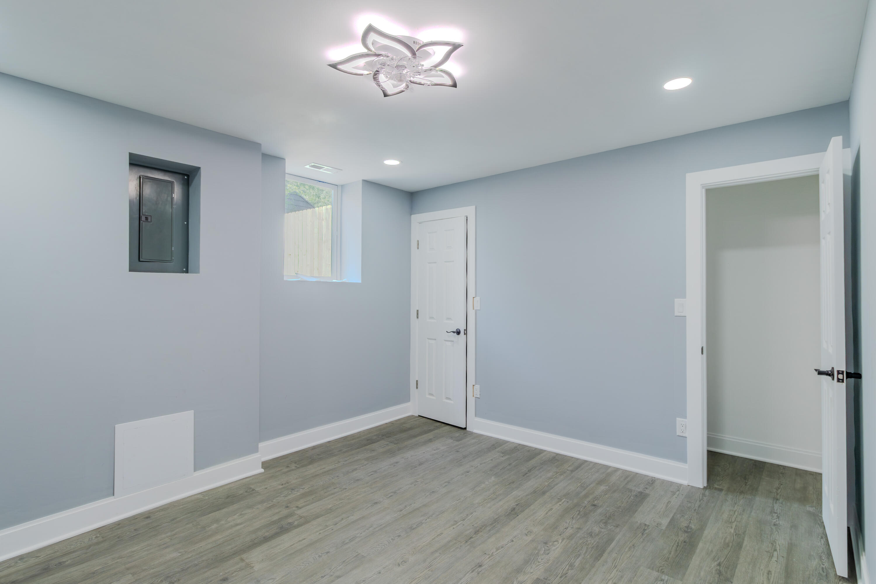 4184 Van Buren Street