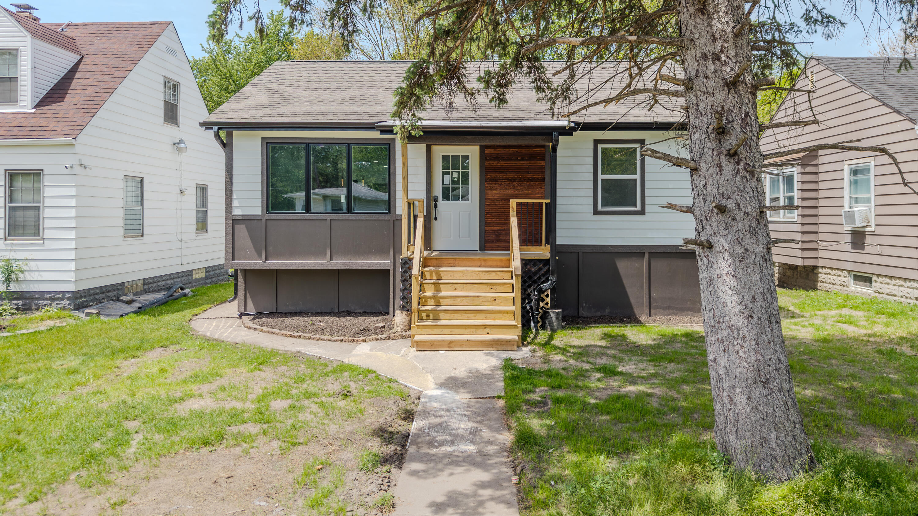 4184 Van Buren Street