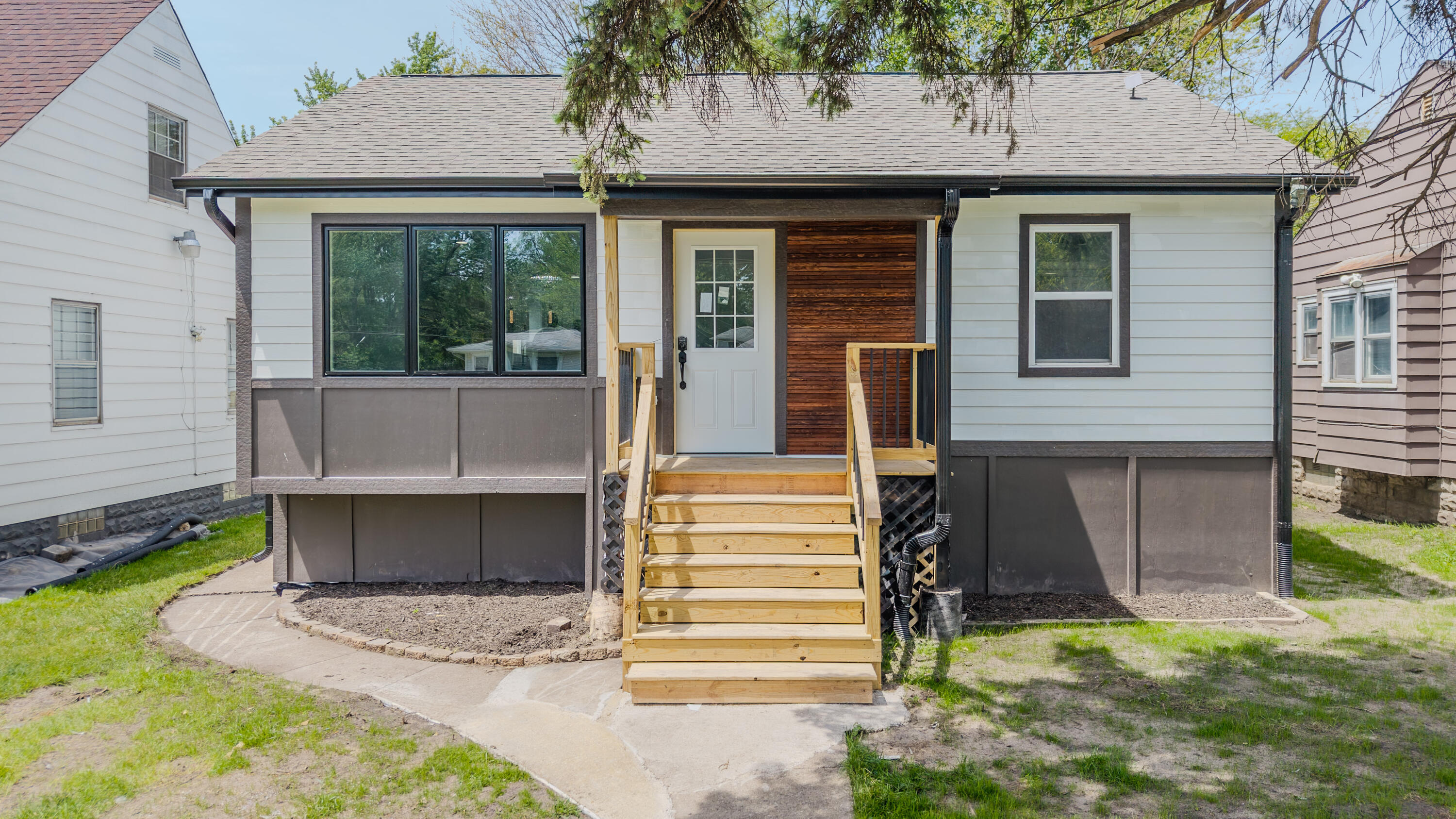 4184 Van Buren Street