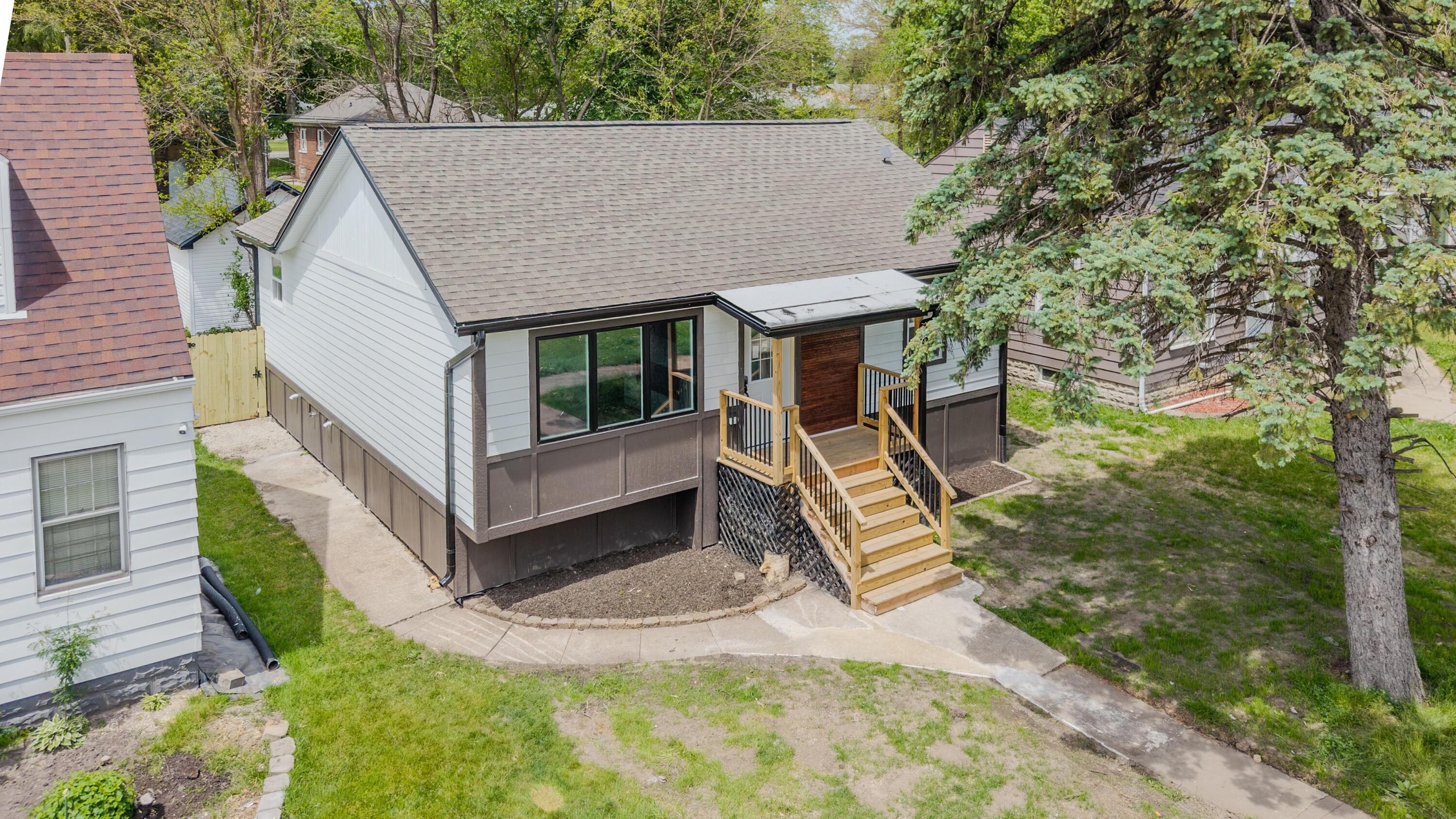 4184 Van Buren Street