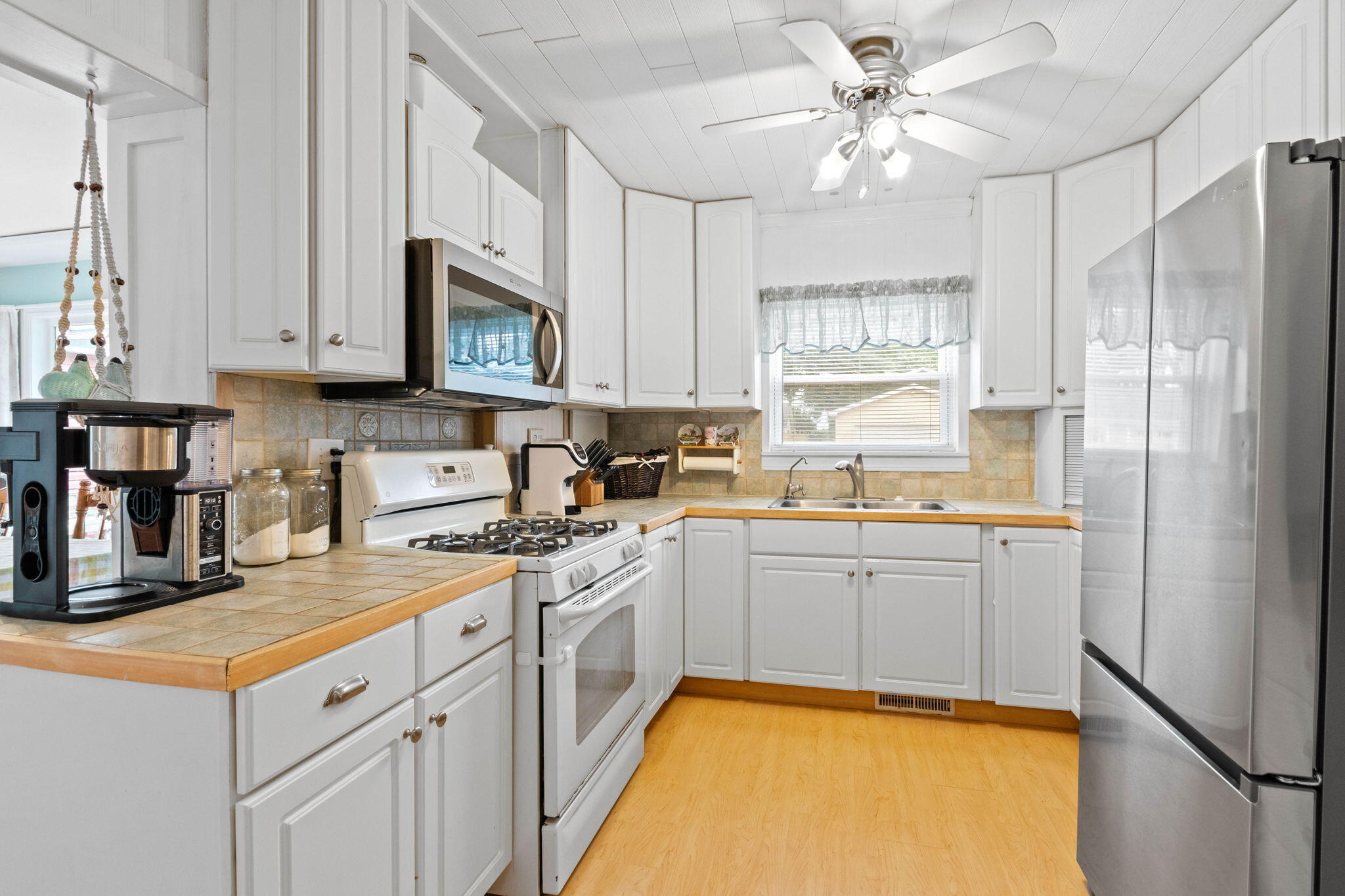 7507 W 143rd Place