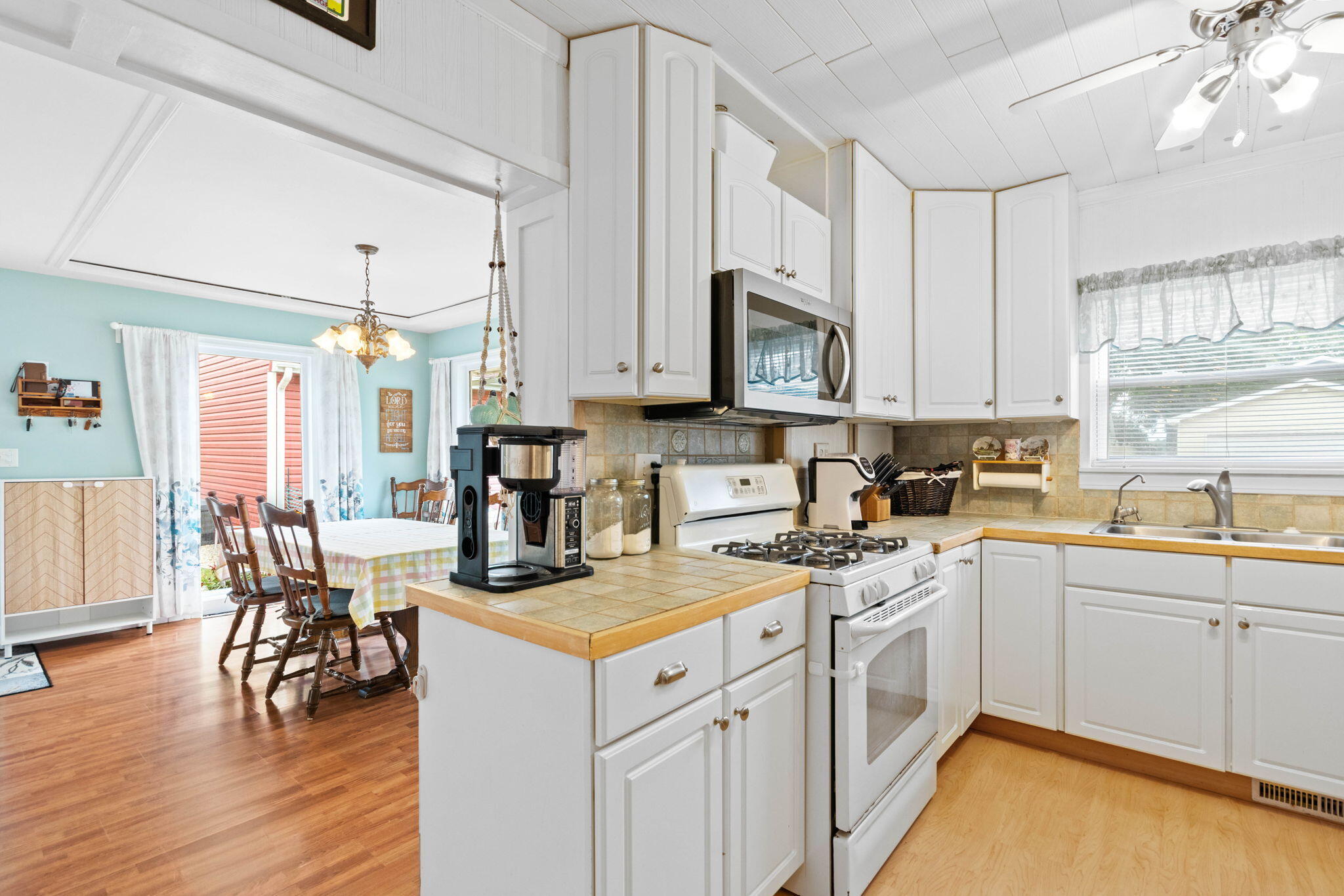 7507 W 143rd Place