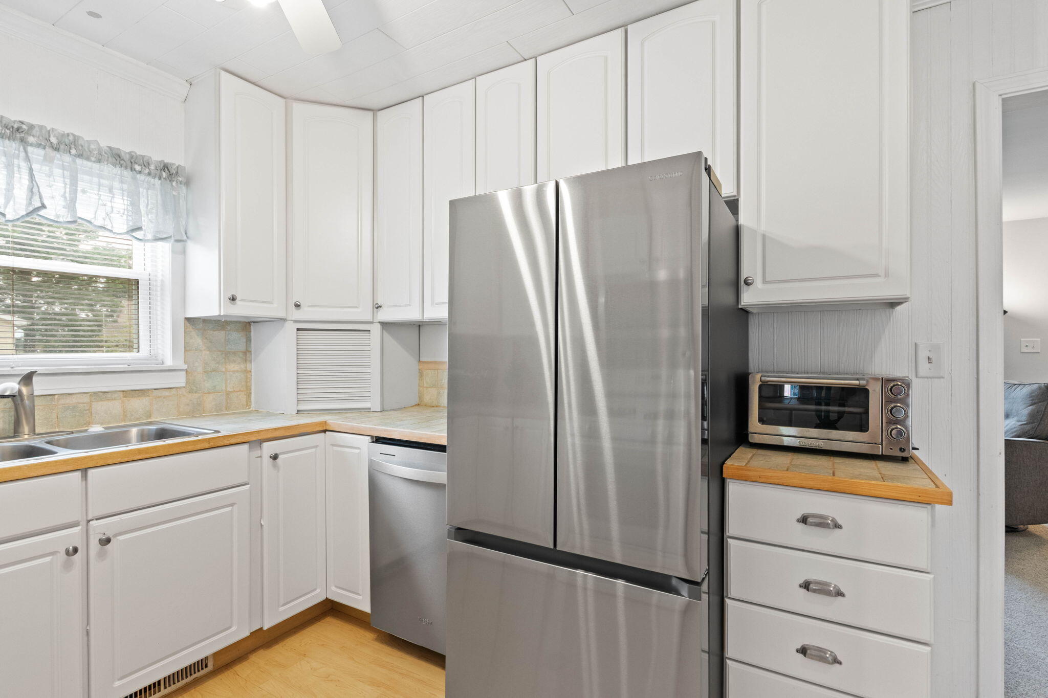 7507 W 143rd Place