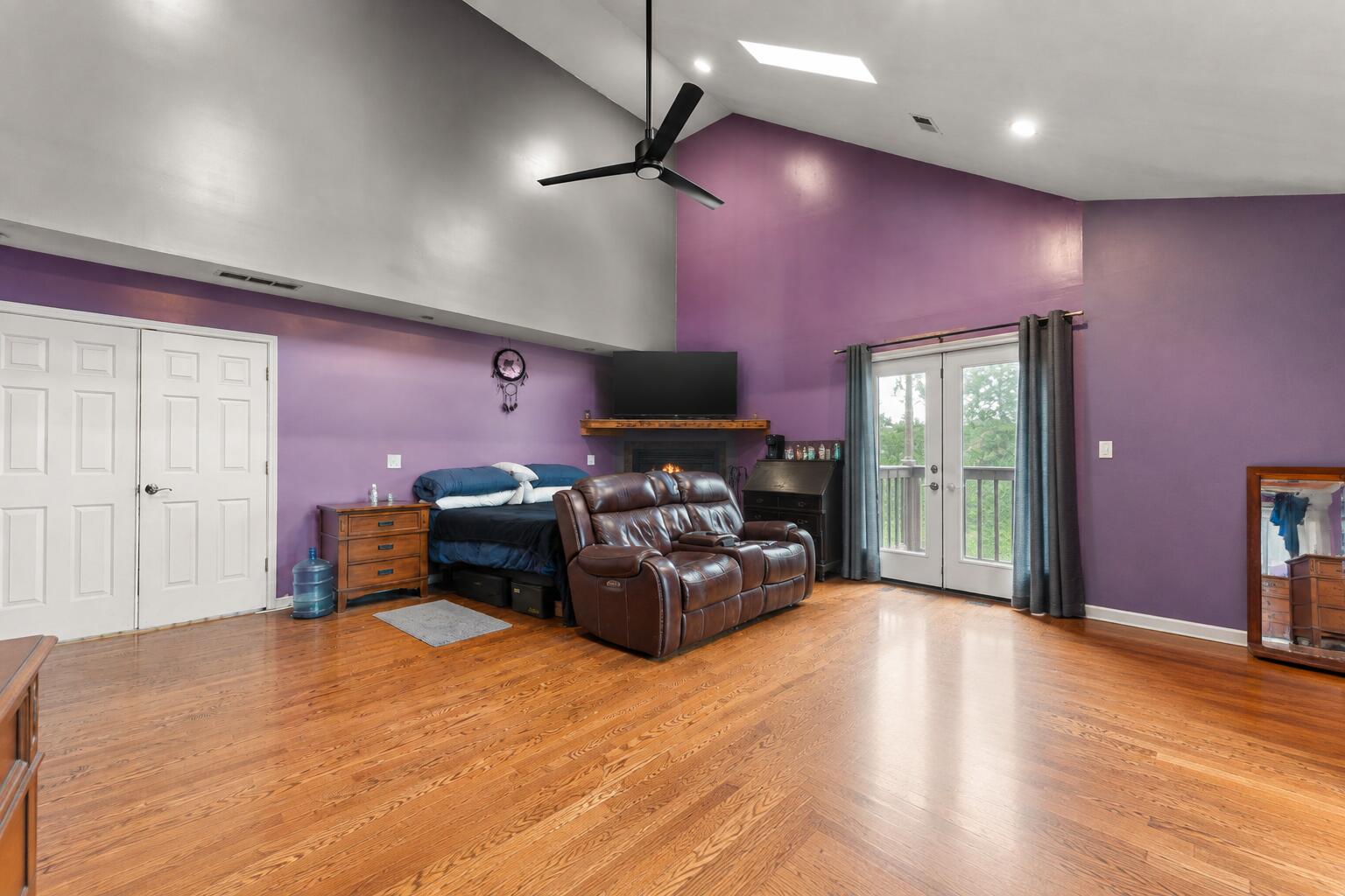 933 River Drive