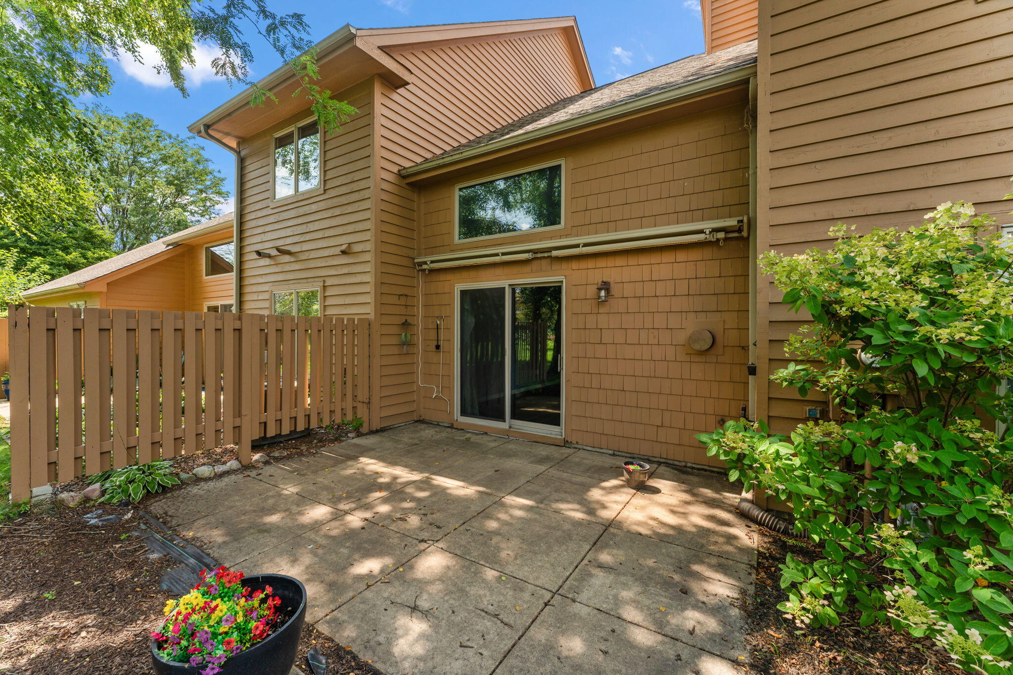 930 Cornwallis Lane