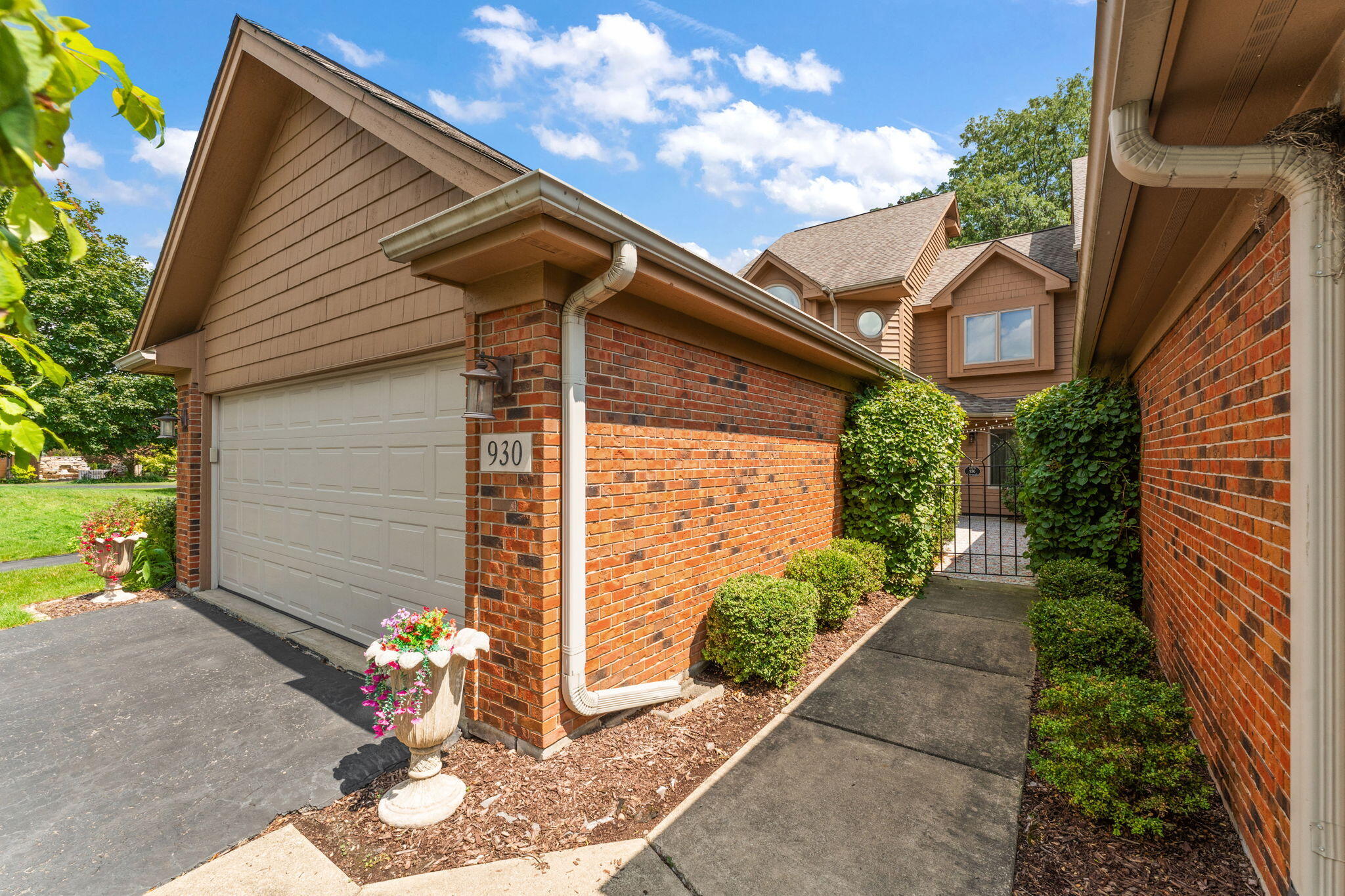 930 Cornwallis Lane