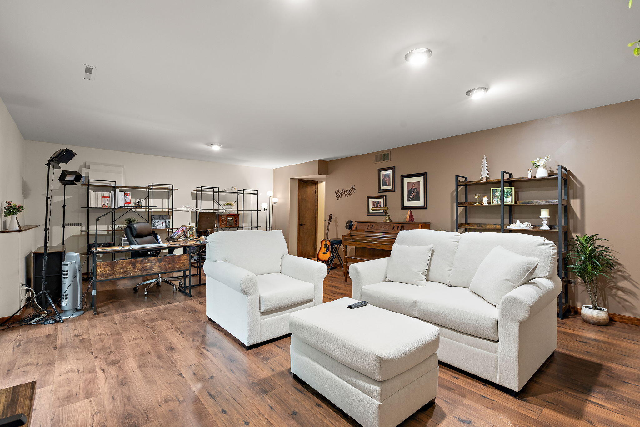 4868 W 84th Court