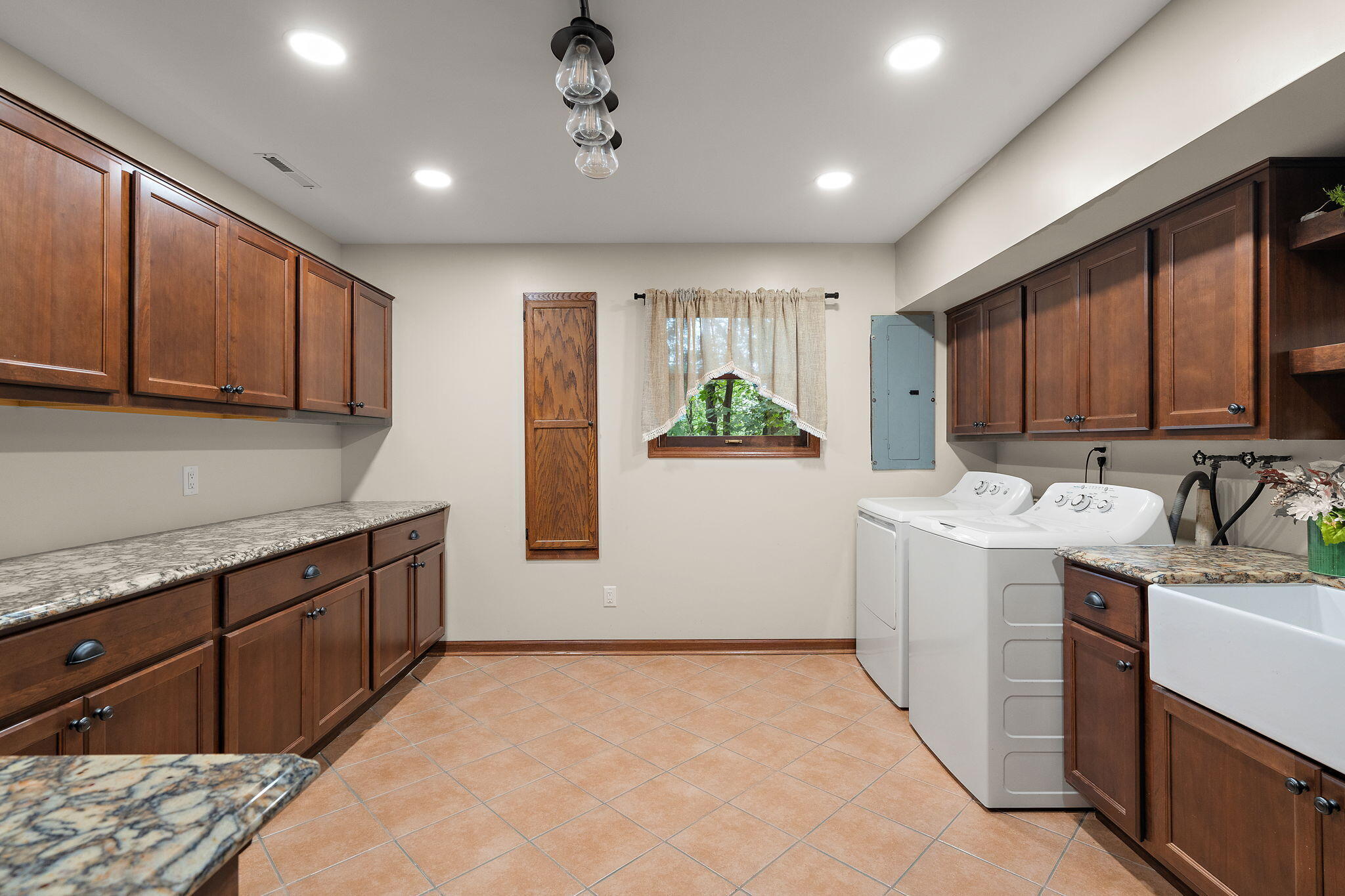 4868 W 84th Court