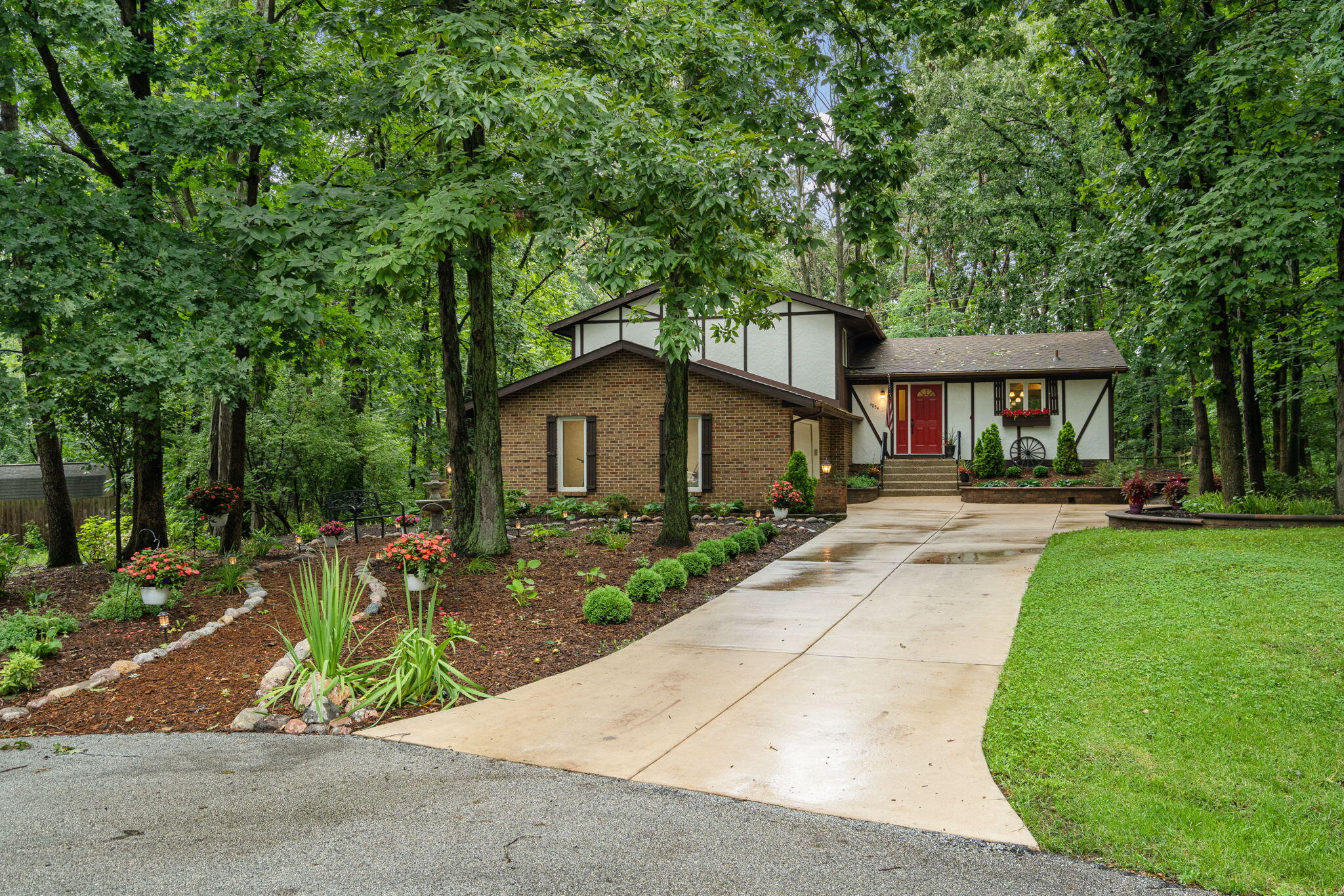 4868 W 84th Court