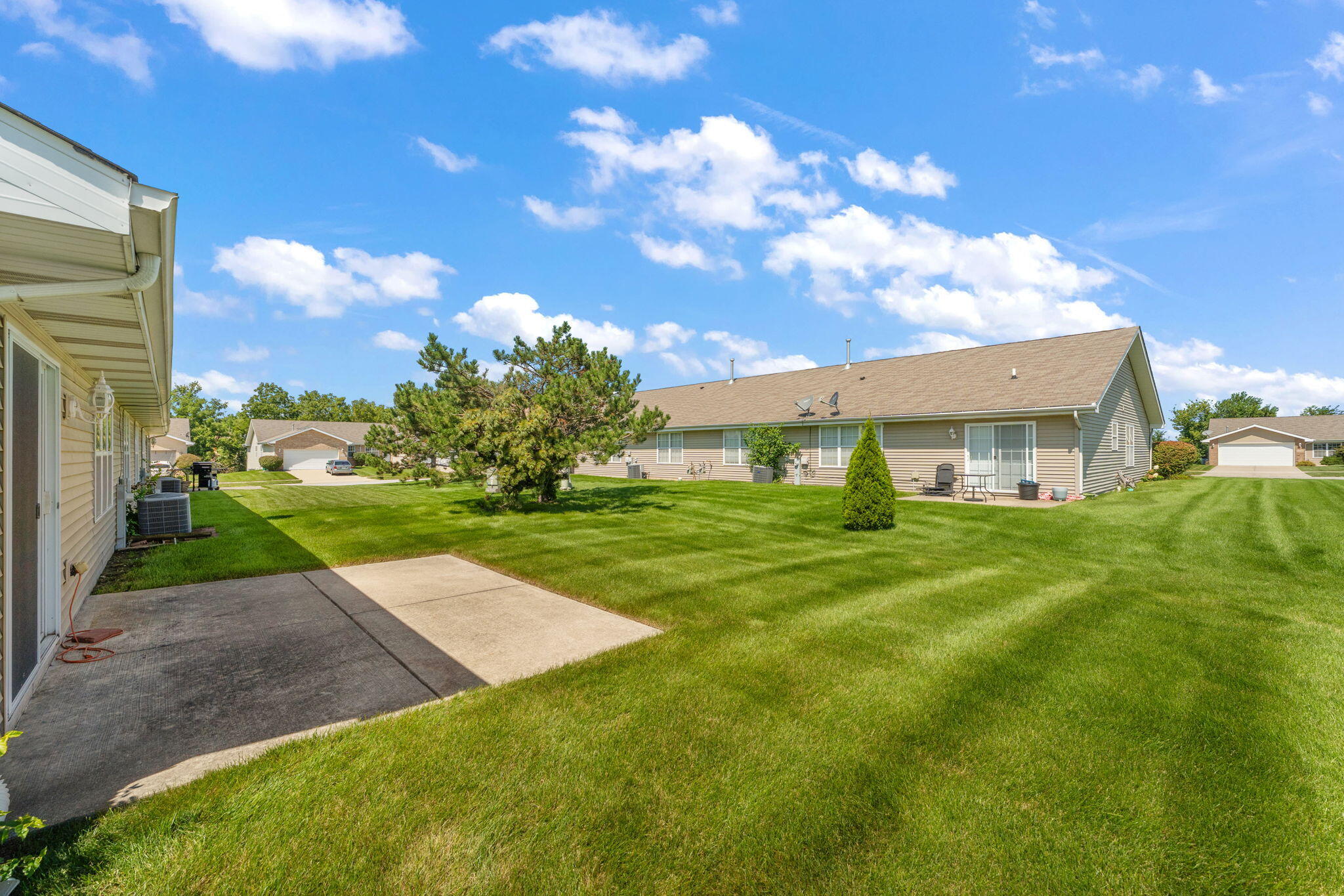 1230 W 82nd Lane