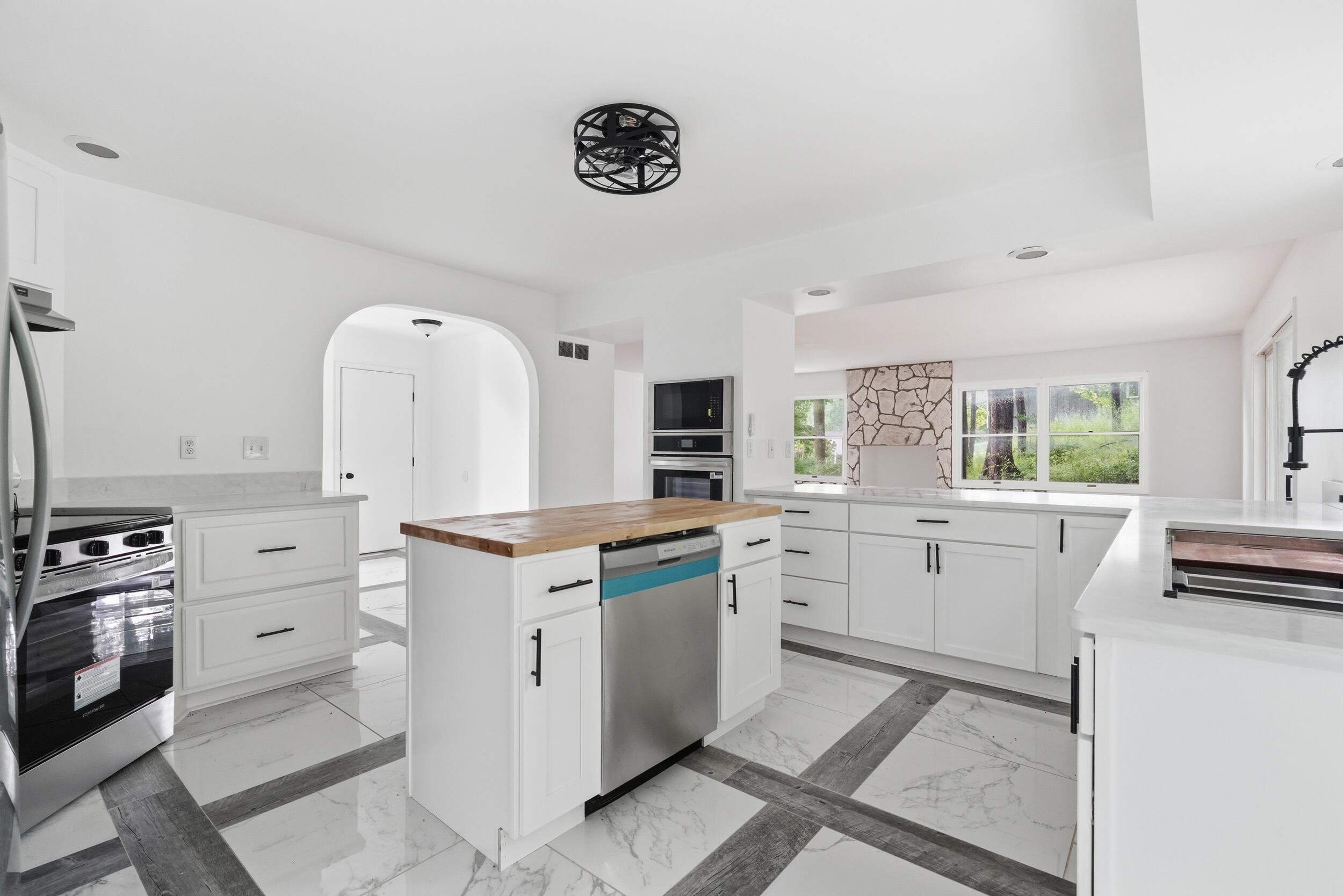 456 Roxbury Road