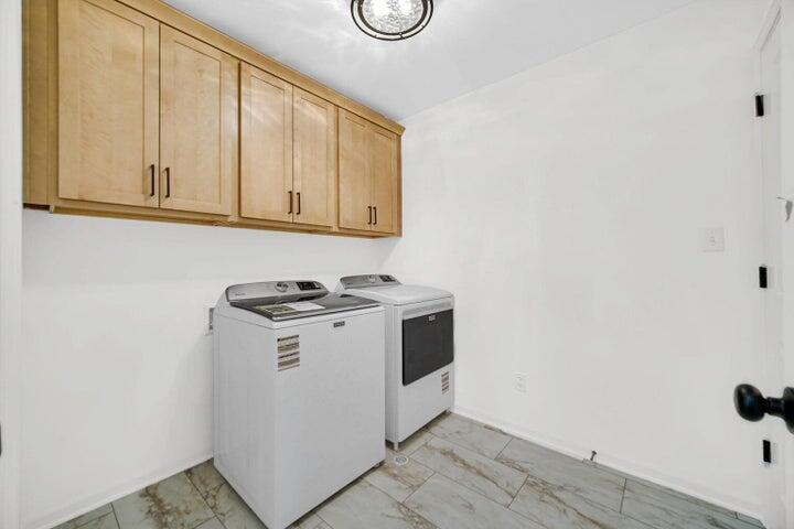 614 Idlewild Lane