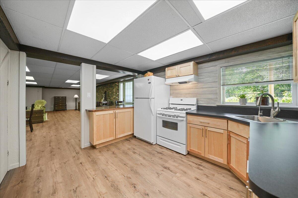 8811 Ainsworth Road