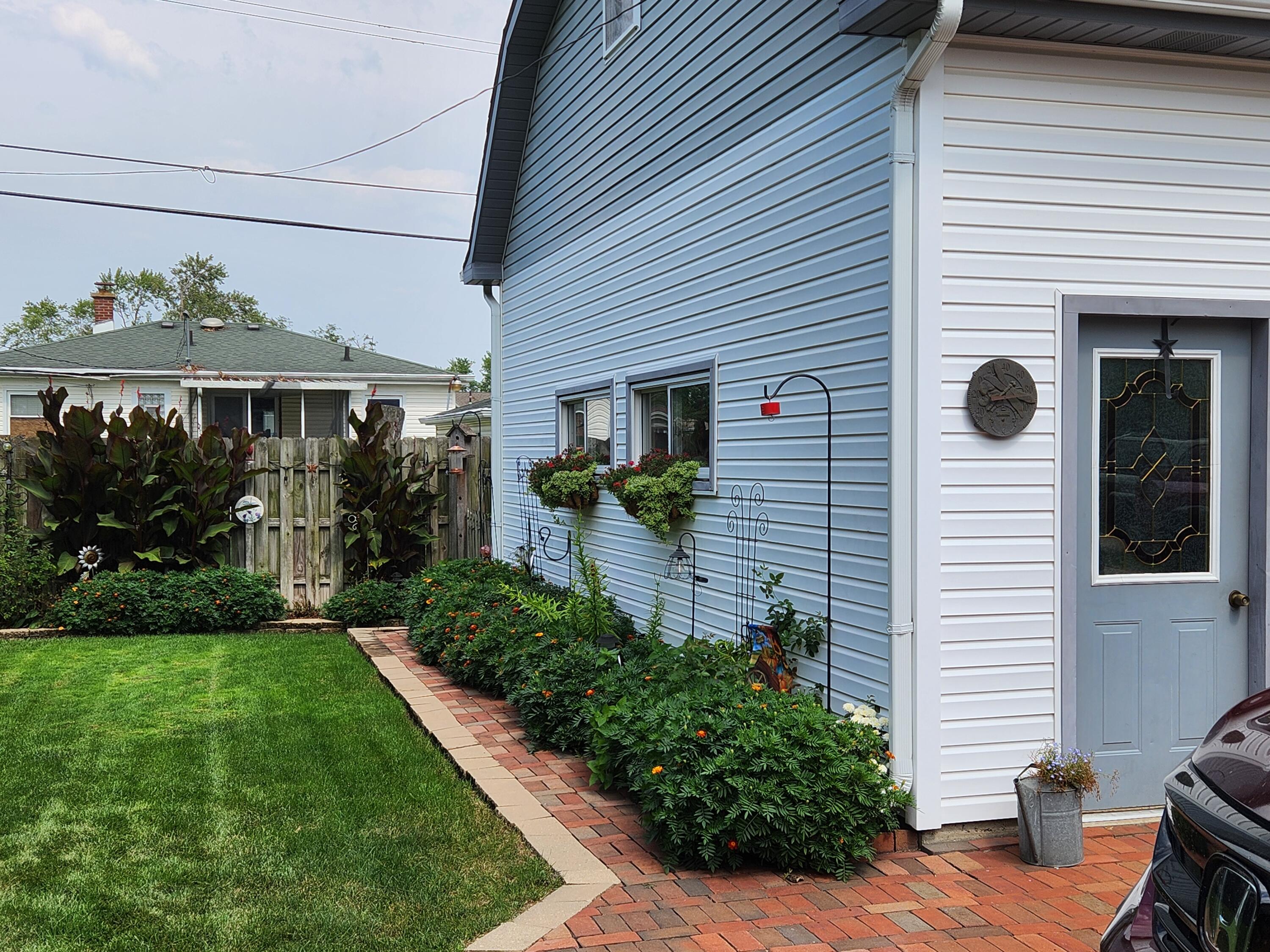3321 Maple Drive