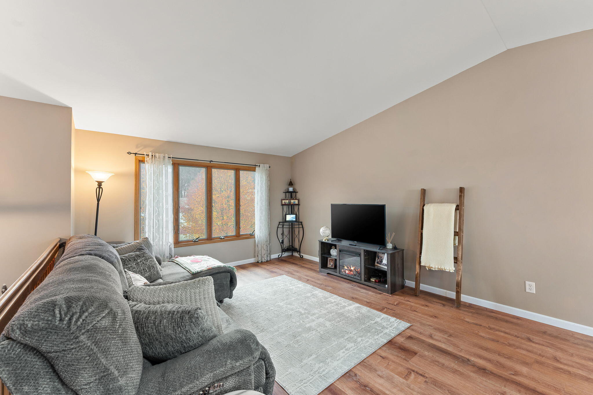 8921 W 125th Place