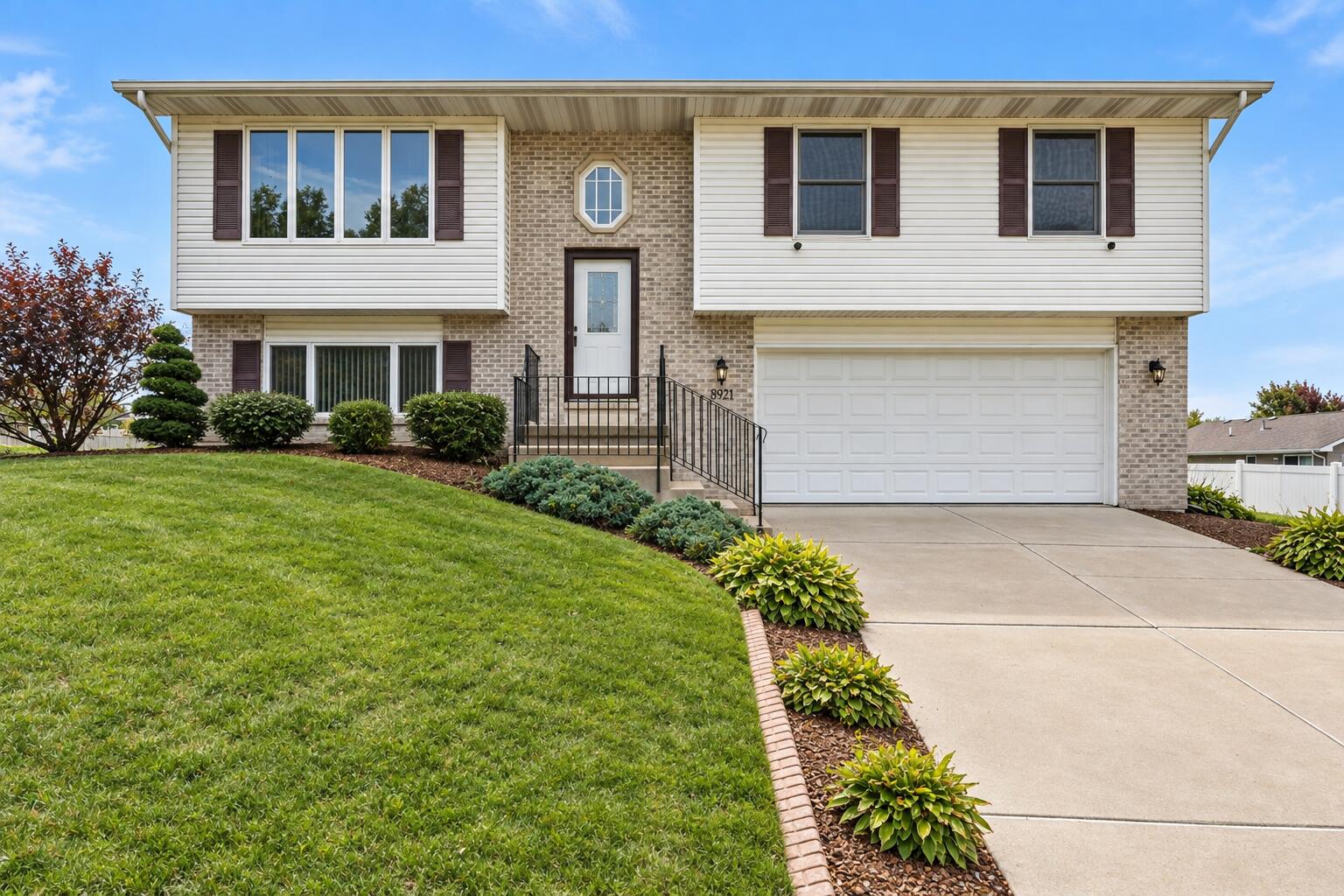 8921 W 125th Place
