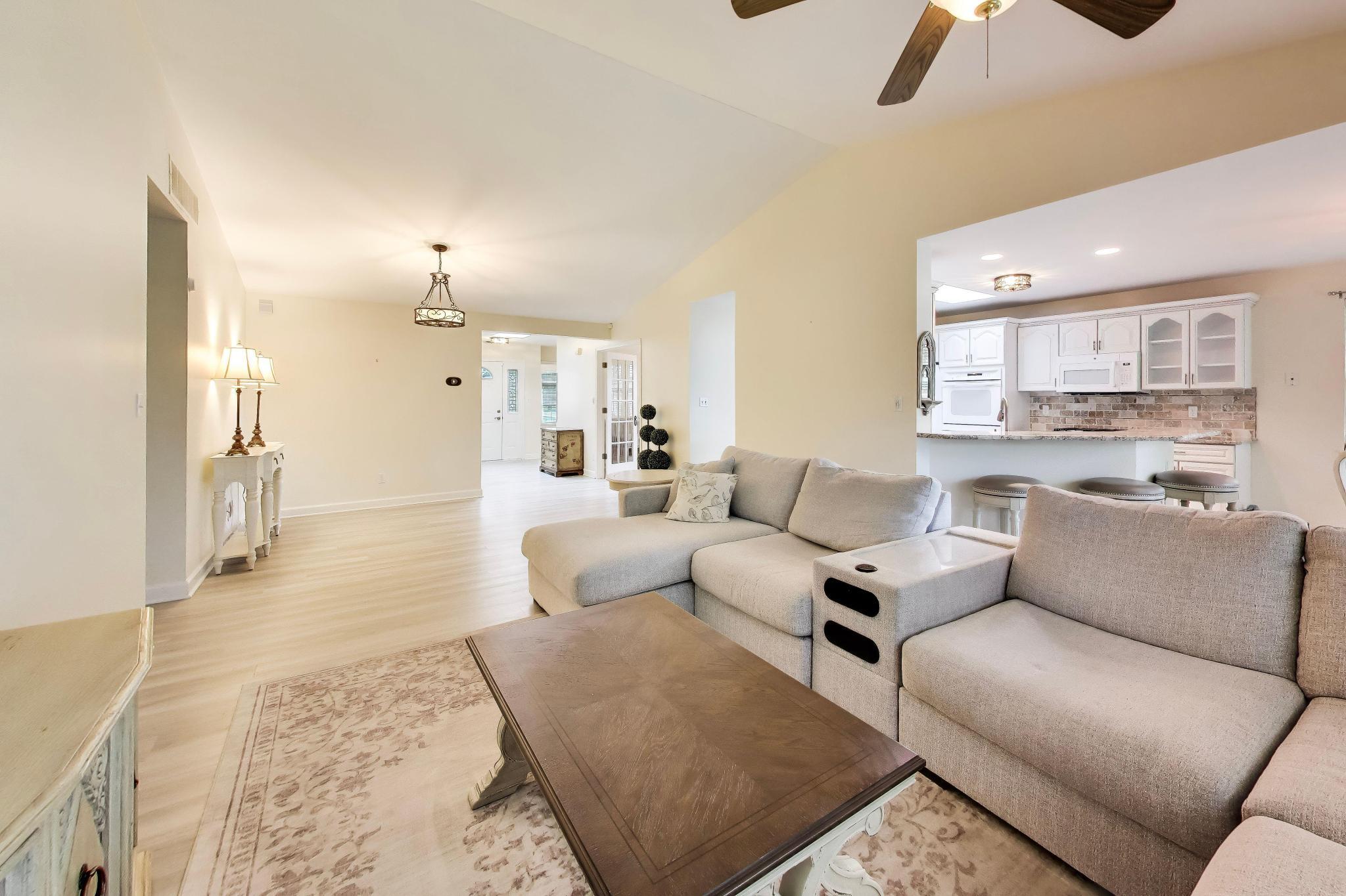 1035 Easy Street Unit: A