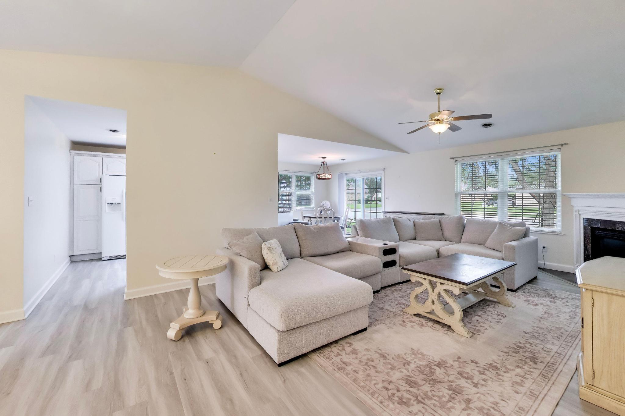 1035 Easy Street Unit: A