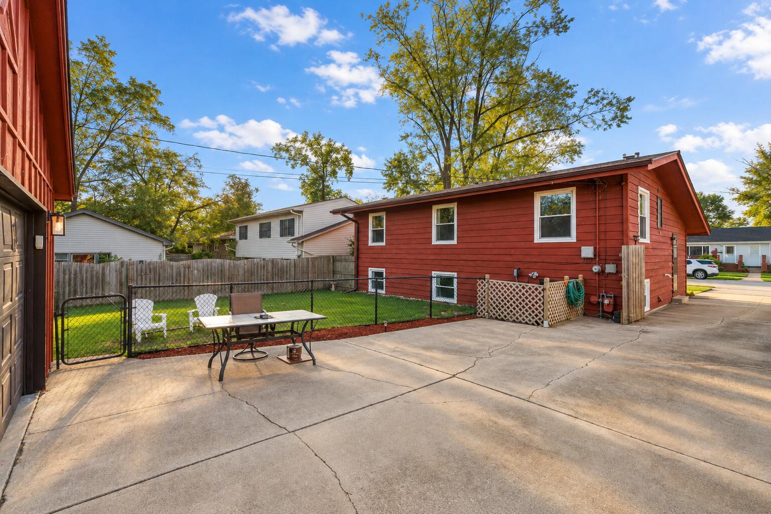 206 E Manor Drive