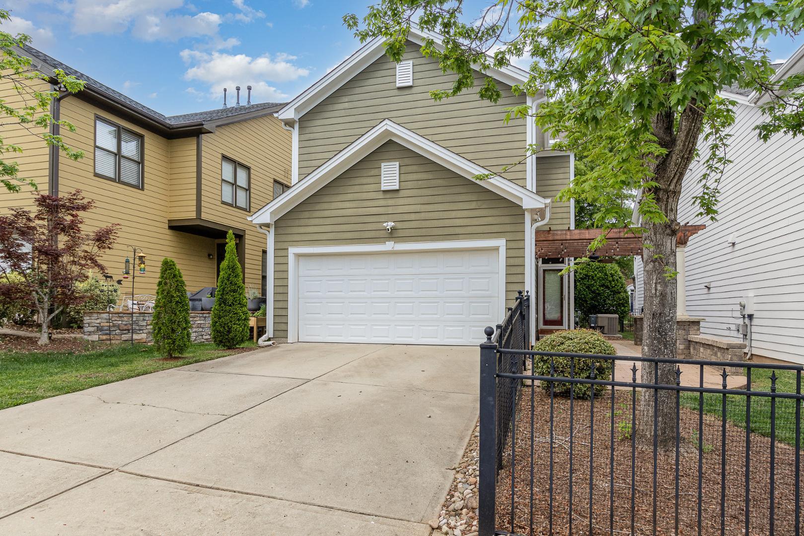 1048 Gold Rock Lane