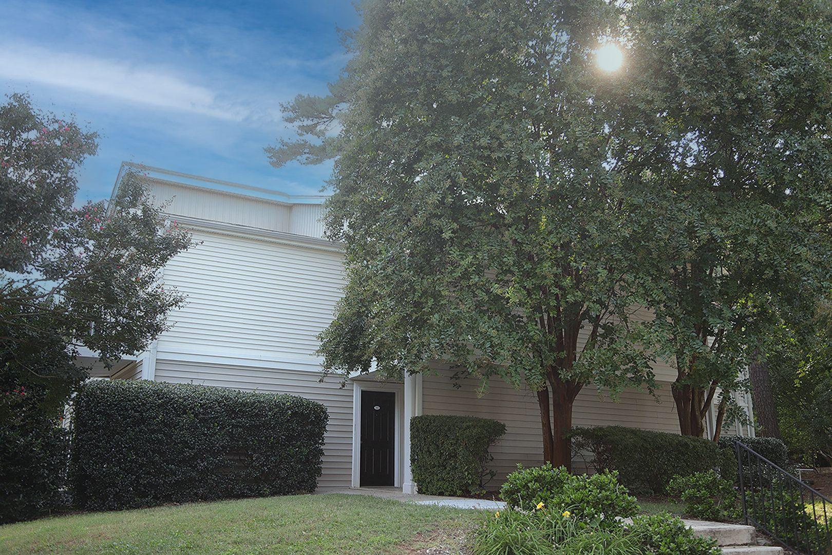 2216 Myron Drive # 101